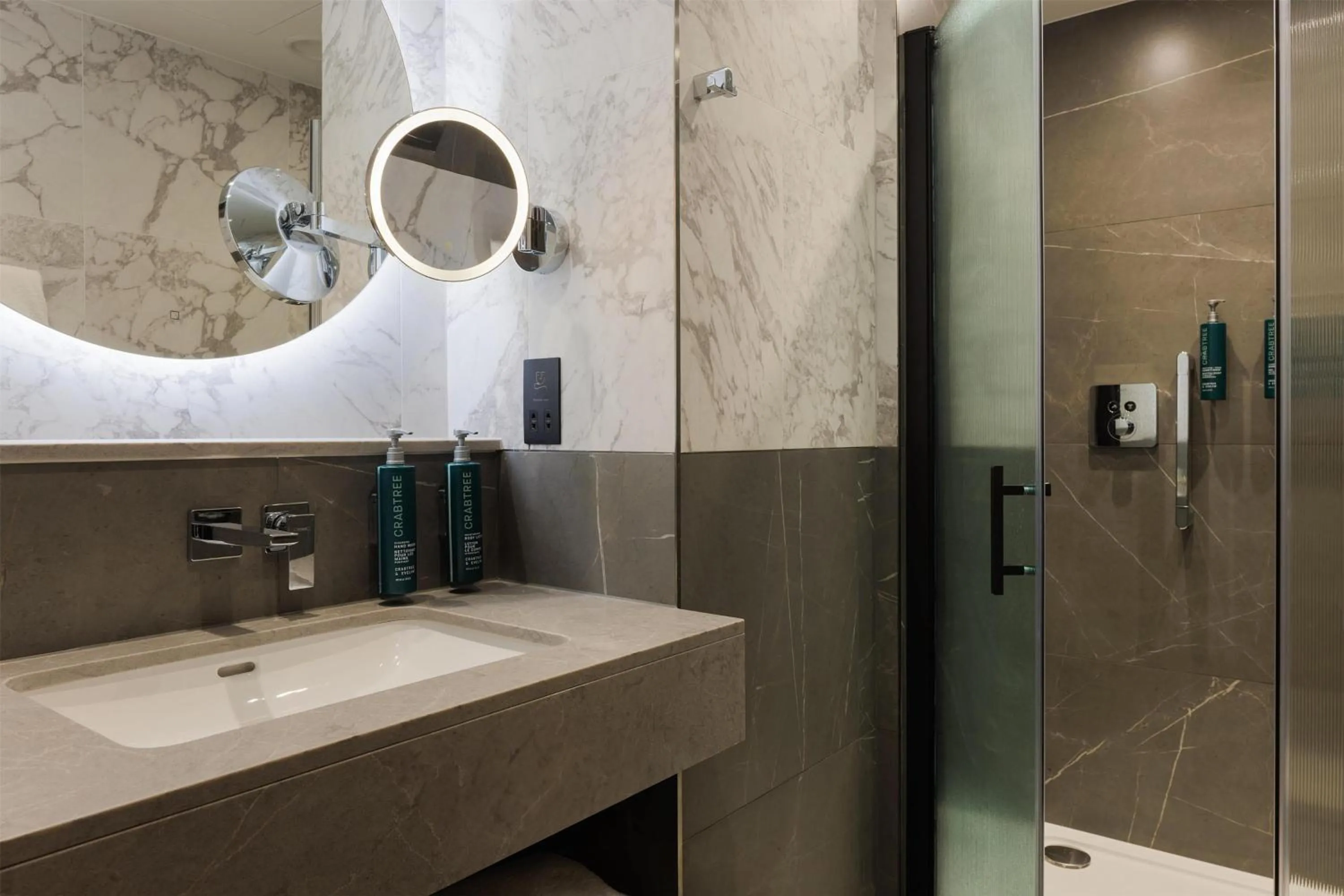 Bathroom in DoubleTree by Hilton London – West End