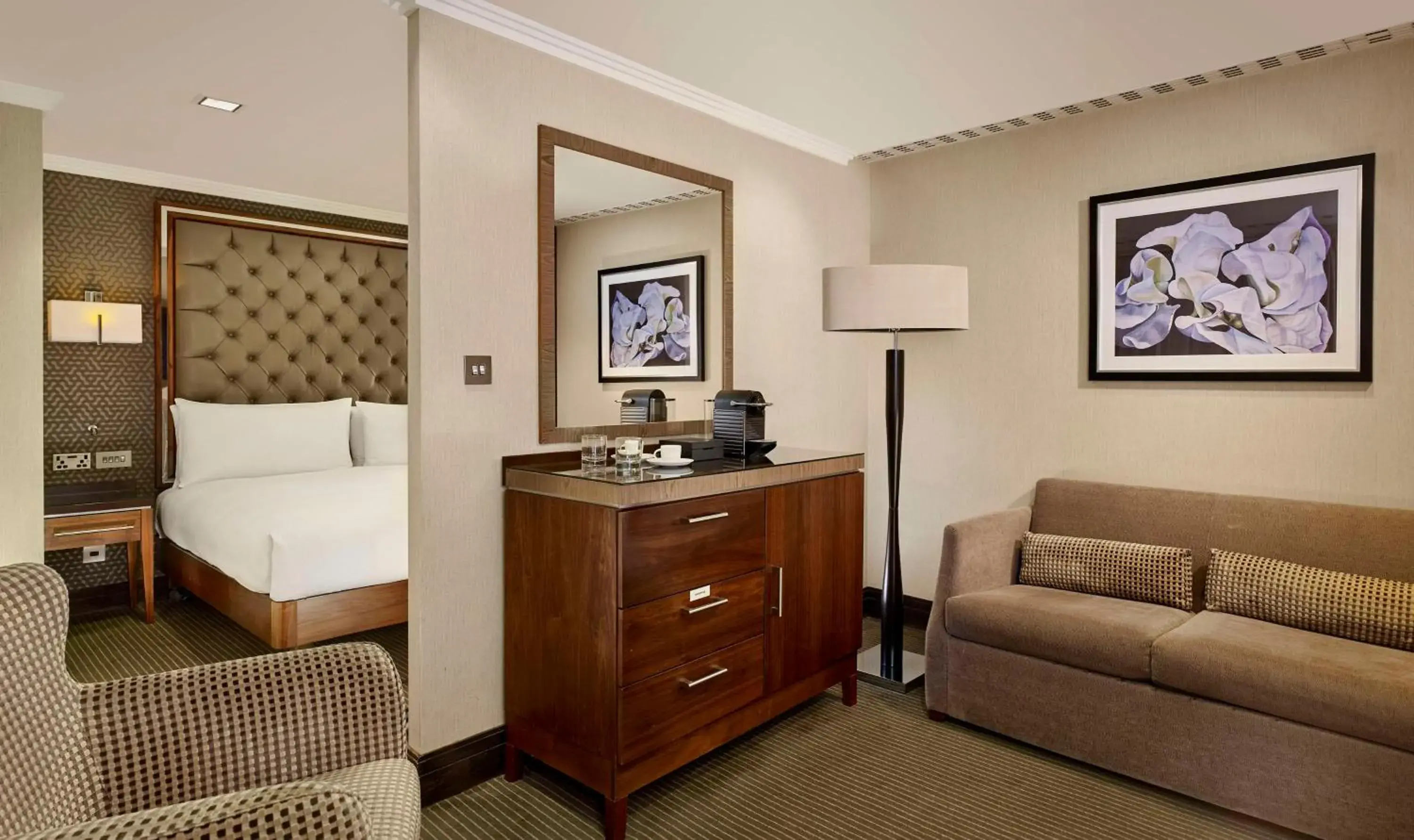 King Studio Suite in DoubleTree by Hilton London – West End King Studio Suite in DoubleTree by Hilton London – West End