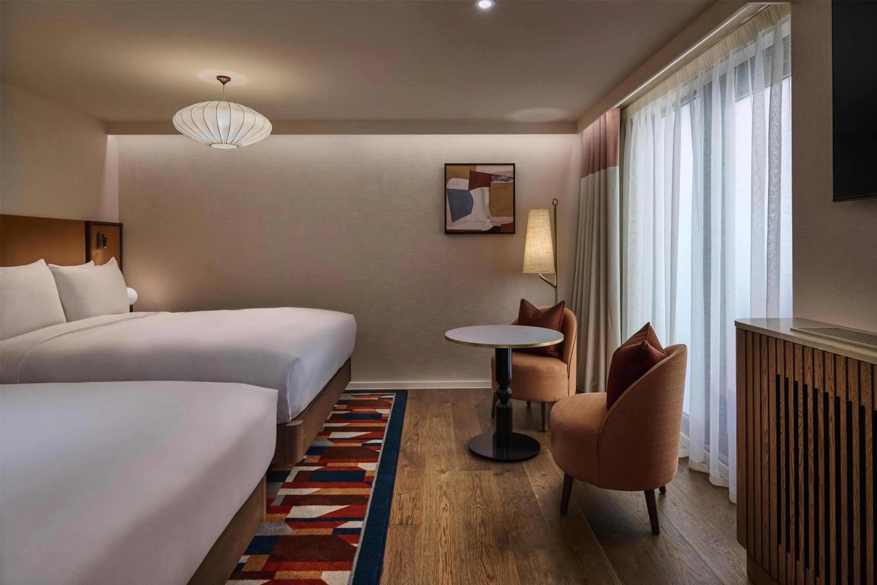 Bed in DoubleTree by Hilton London – West End