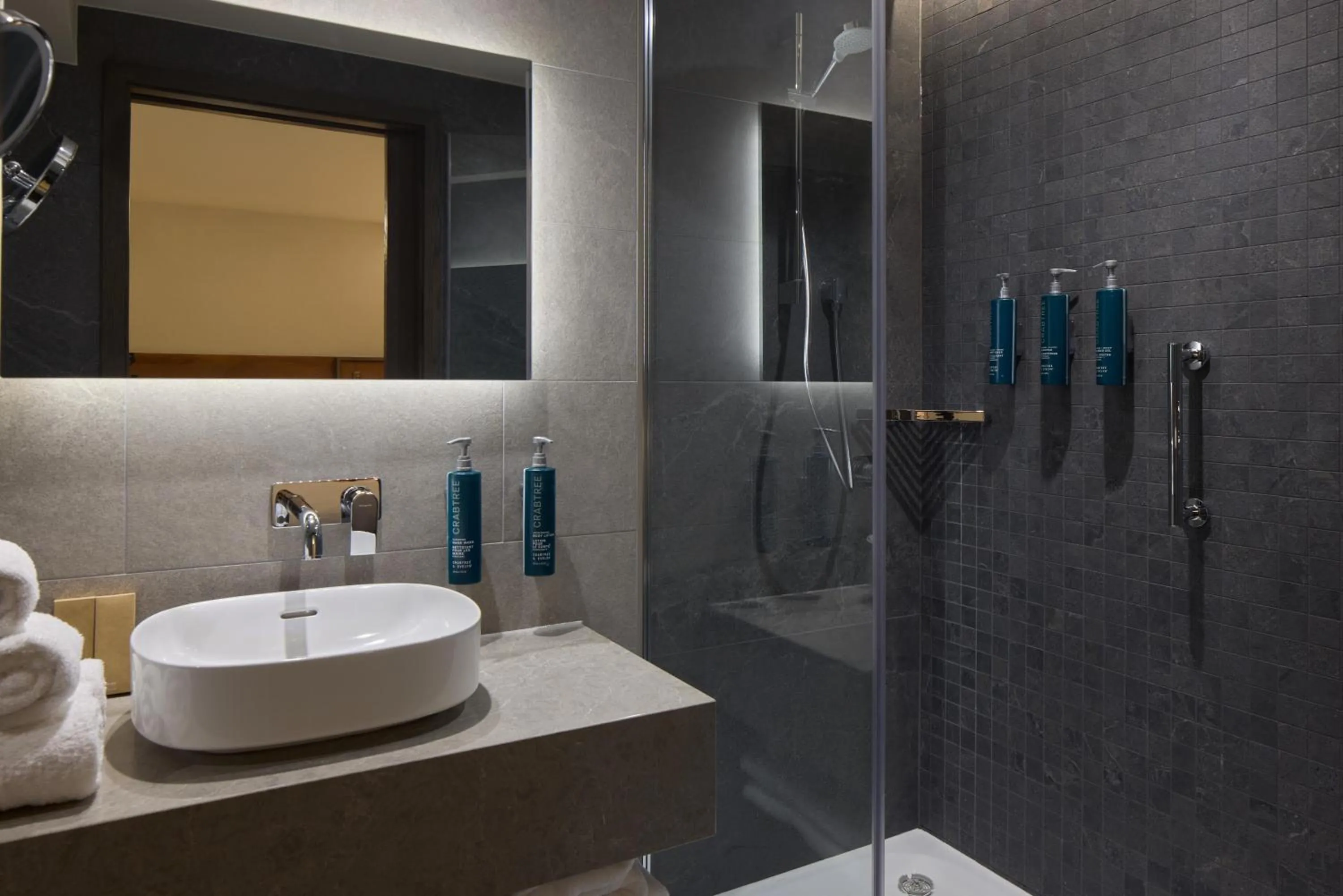 Bathroom in DoubleTree by Hilton London – West End