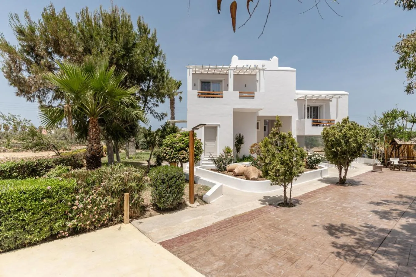 Property building in Glaronissi Beach