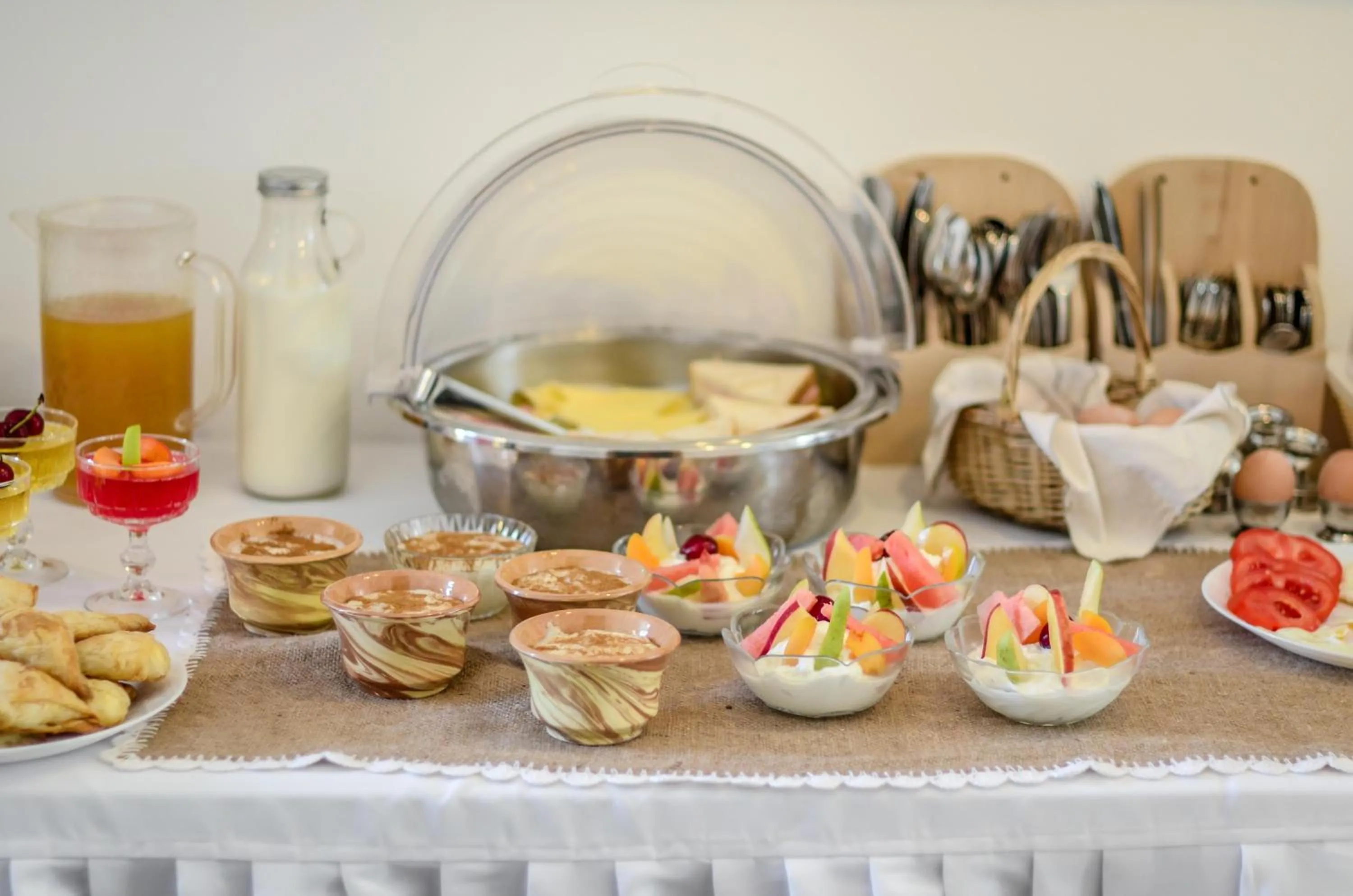 Restaurant/places to eat in Glaronissi Beach