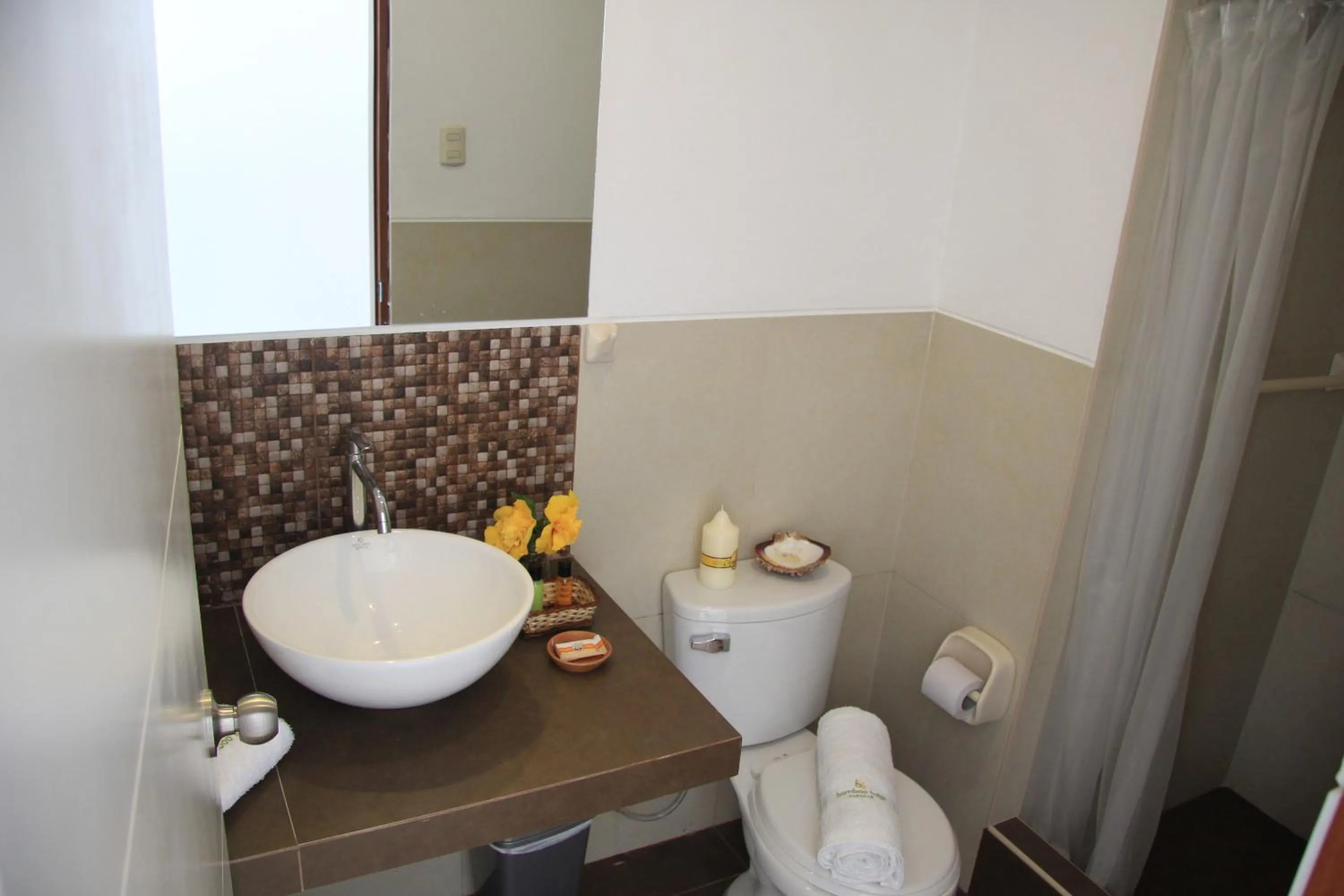 Bathroom in Bamboo Lodge Paracas