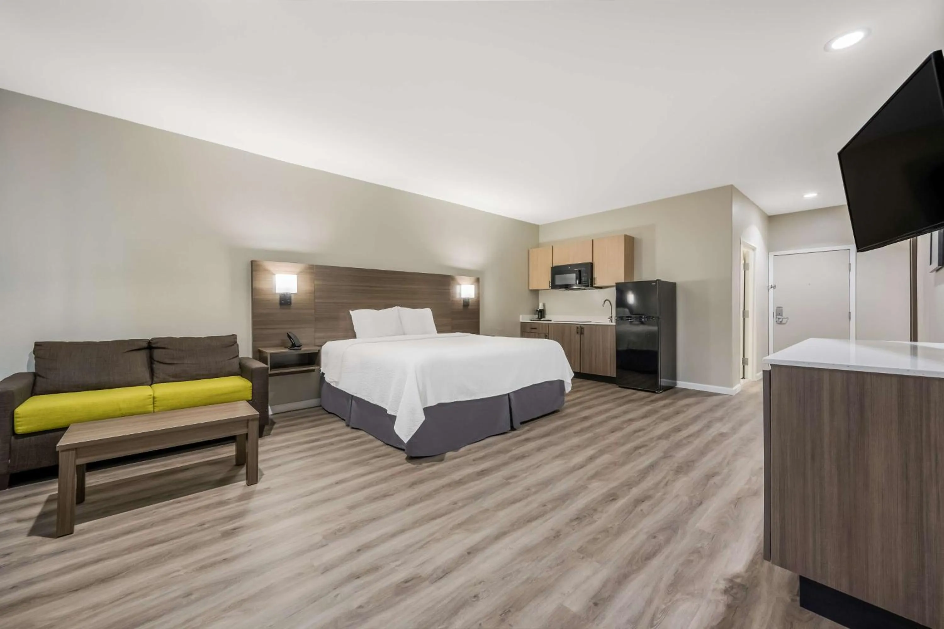 Bedroom, Bed in SureStay Studio by Best Western Conroe Downtown