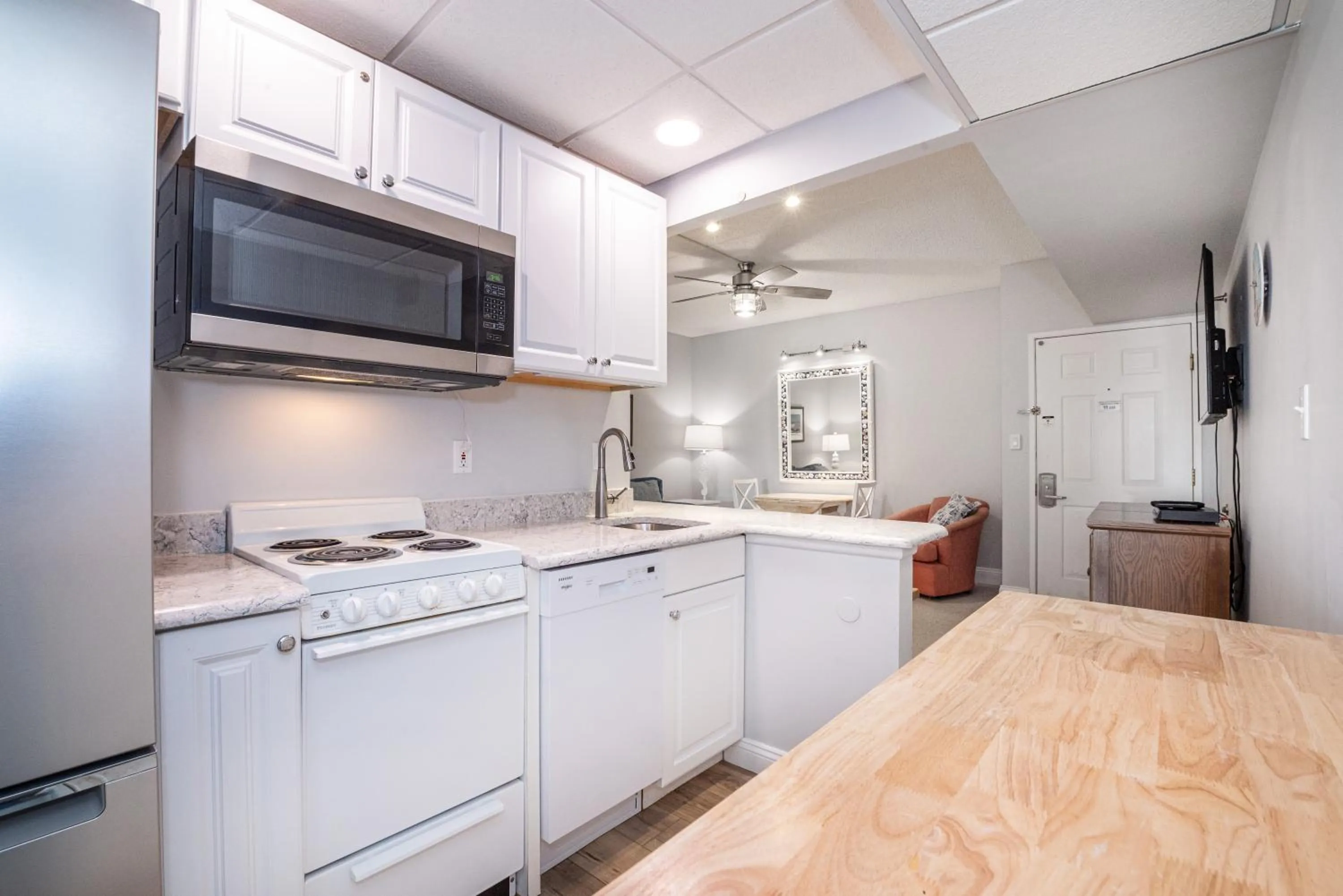 kitchen in Biscayne Suites