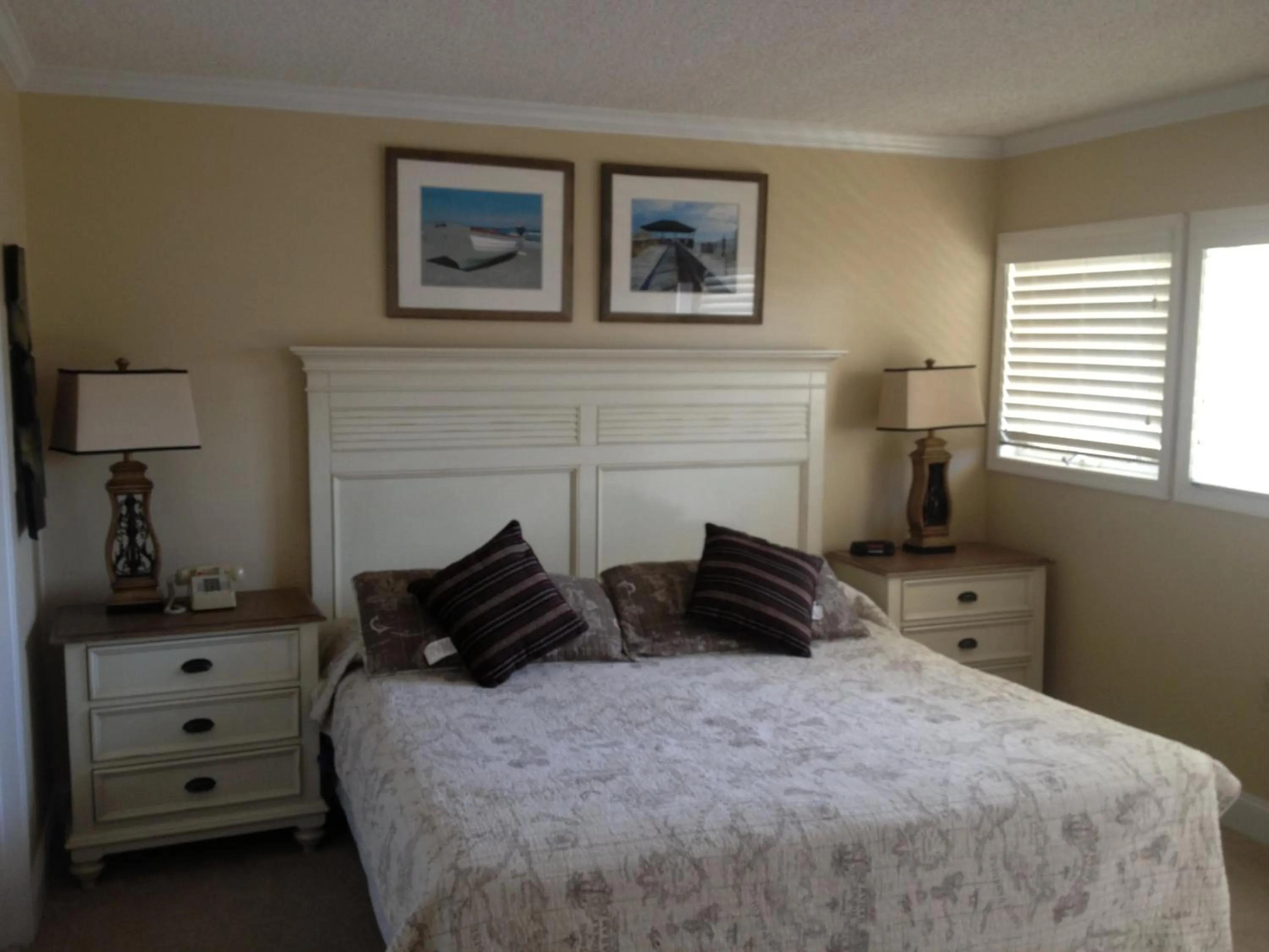 Bed in Biscayne Suites