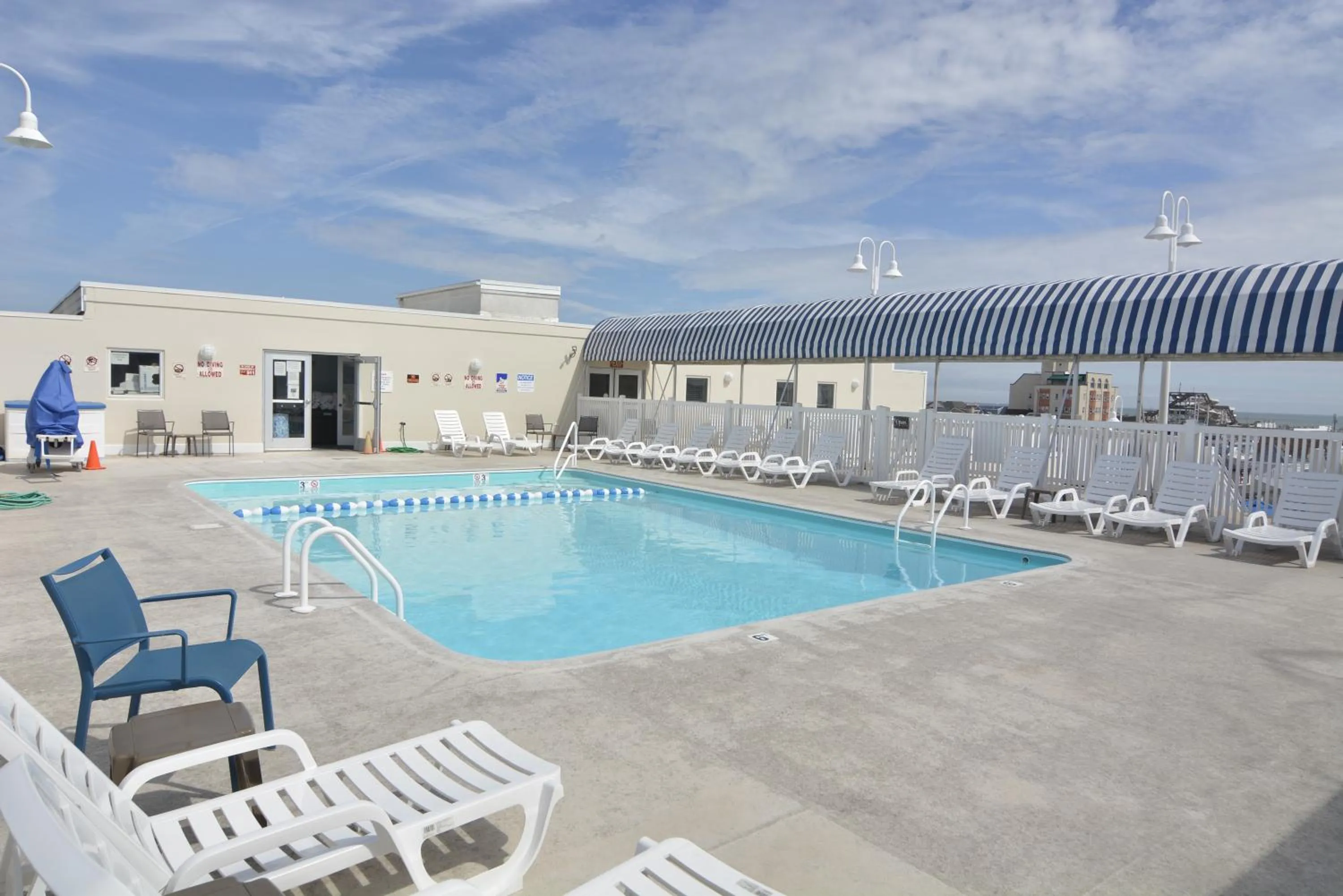 Swimming pool in Biscayne Suites