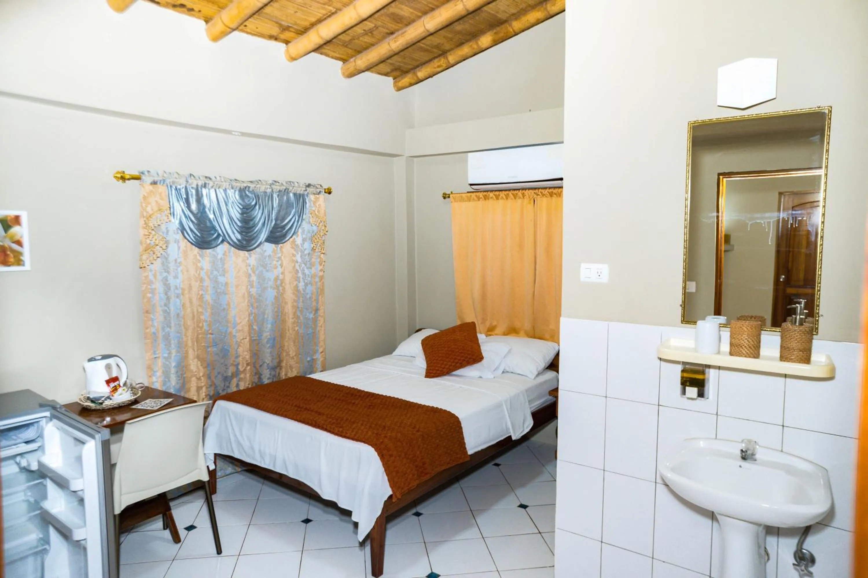 Bed in La Casa Naranja Bed and Breakfast