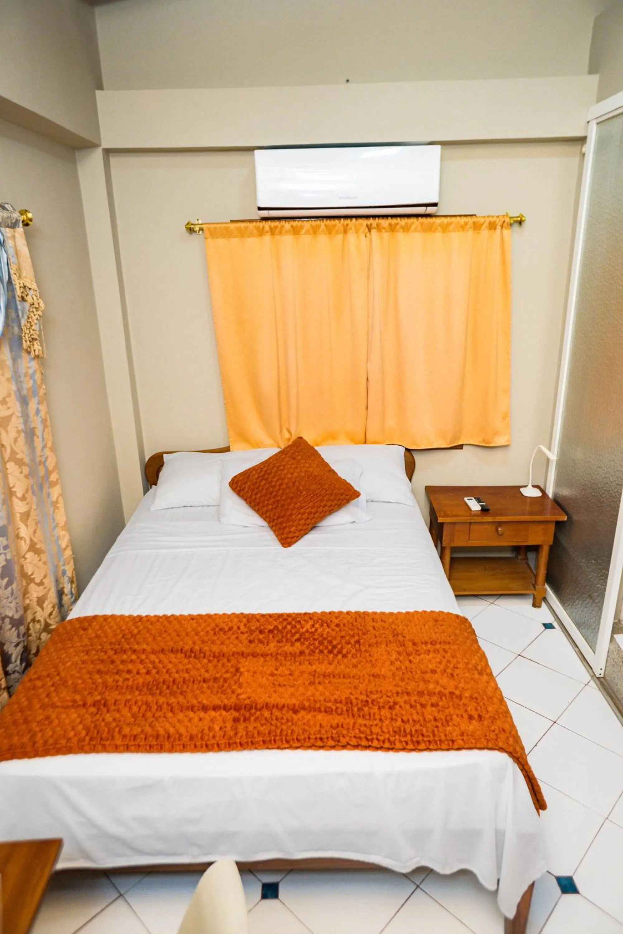 Bed in La Casa Naranja Bed and Breakfast