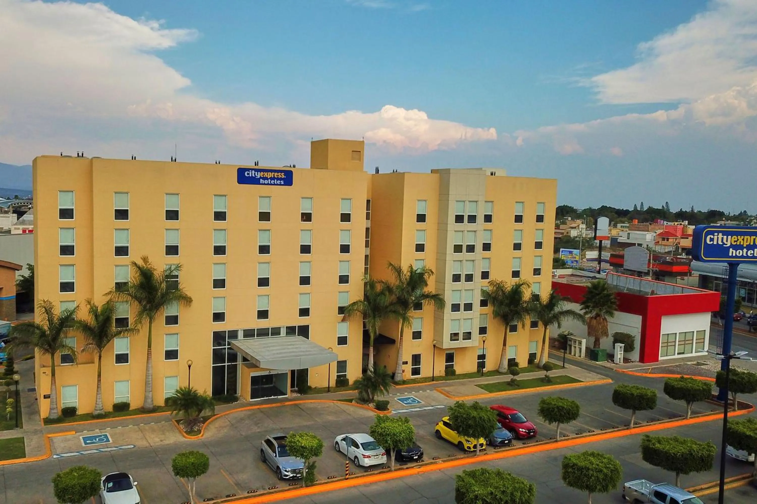 Property building in City Express by Marriott Tehuacan