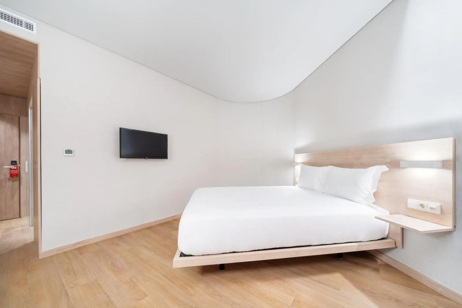 Bedroom, Bed in Moov Hotel Lisboa Oriente