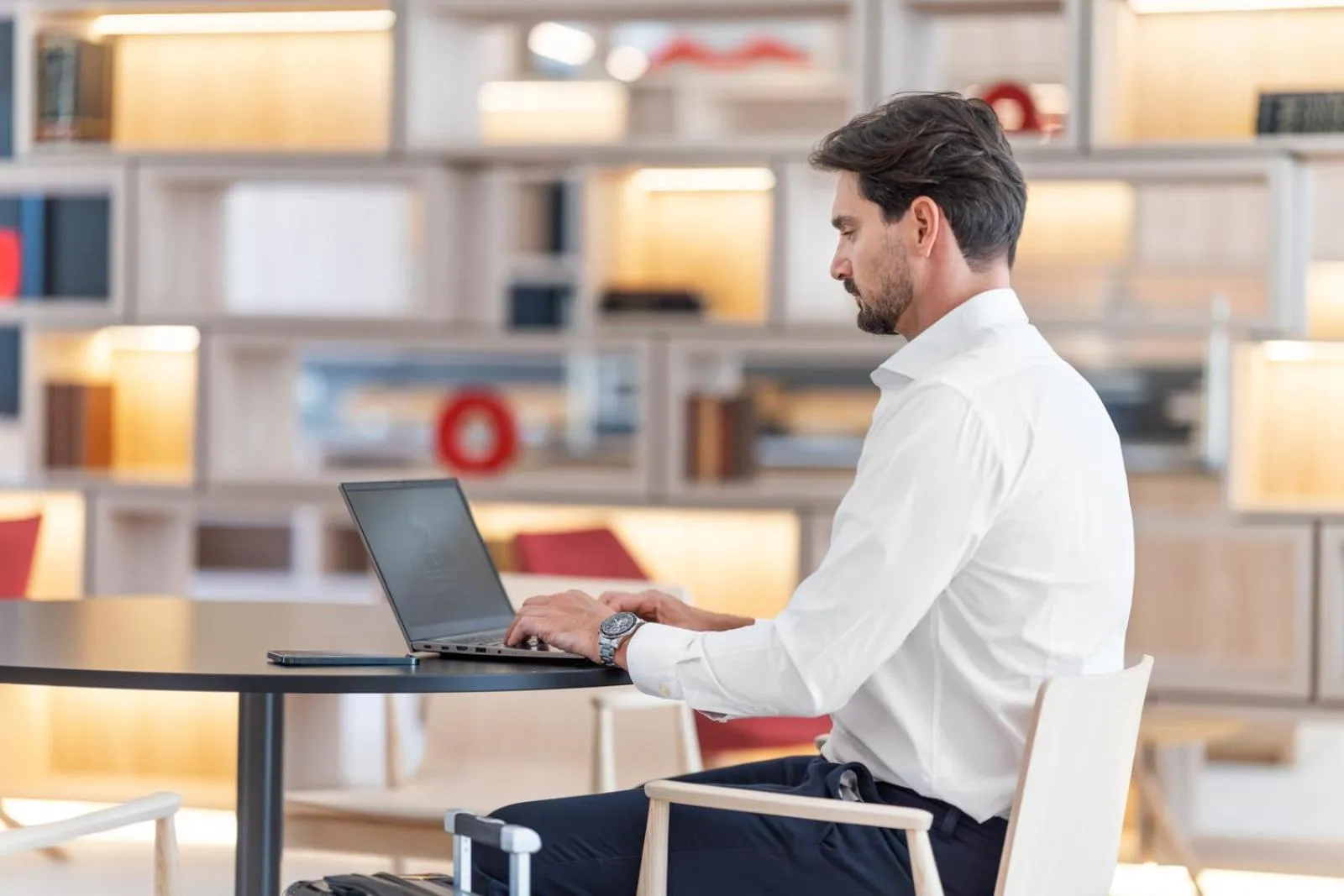 Seating area in Moov Hotel Lisboa Oriente