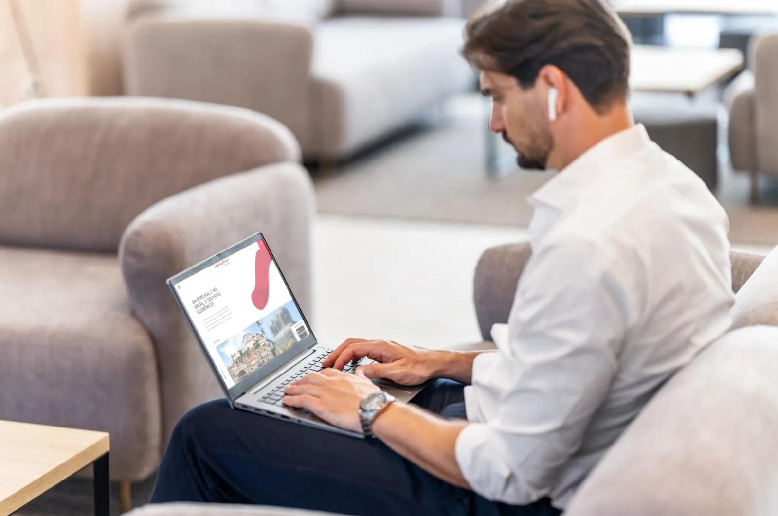 Seating area in Moov Hotel Lisboa Oriente