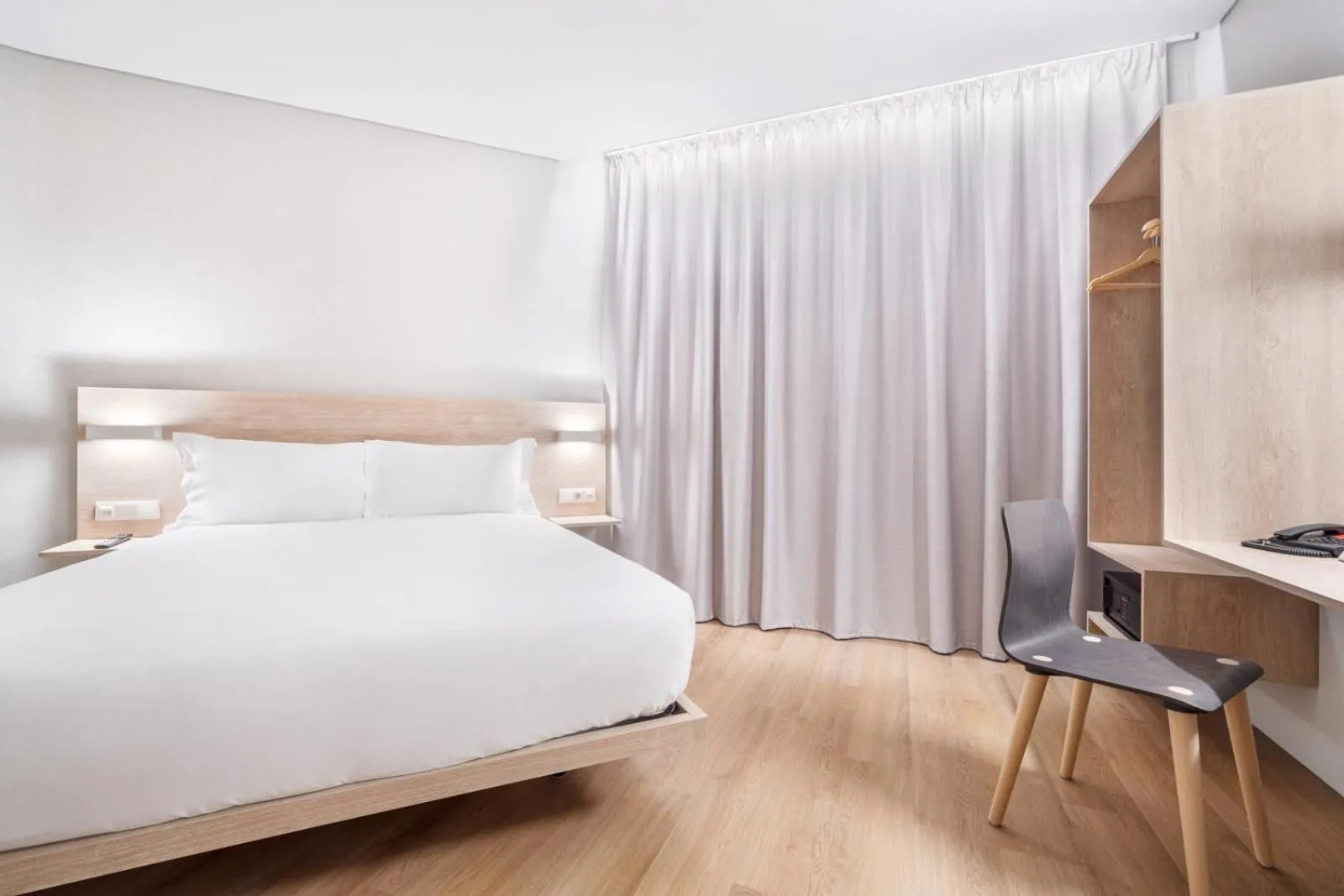 Bedroom, Bed in Moov Hotel Lisboa Oriente