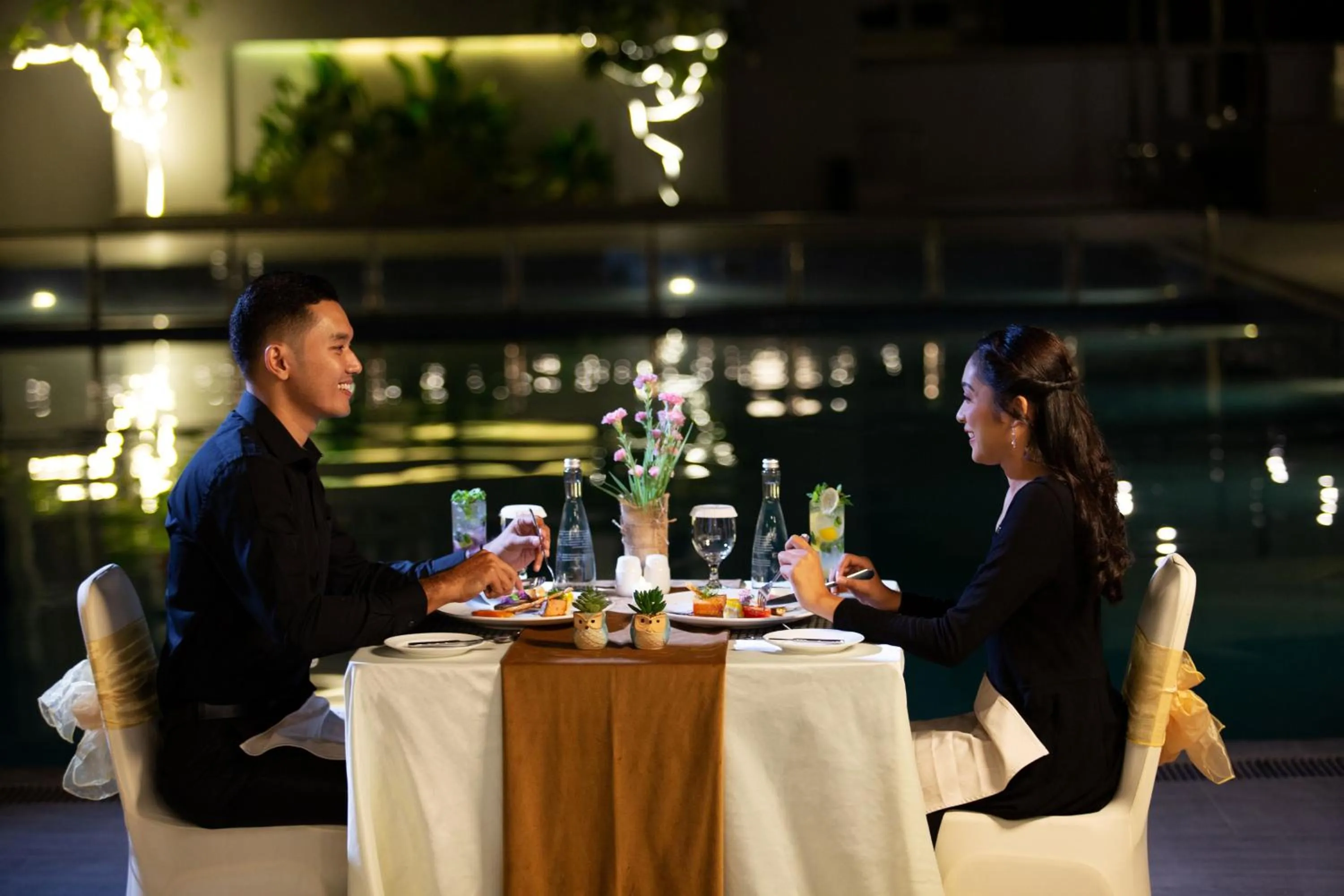 Swimming pool in Hotel Santika Lahat