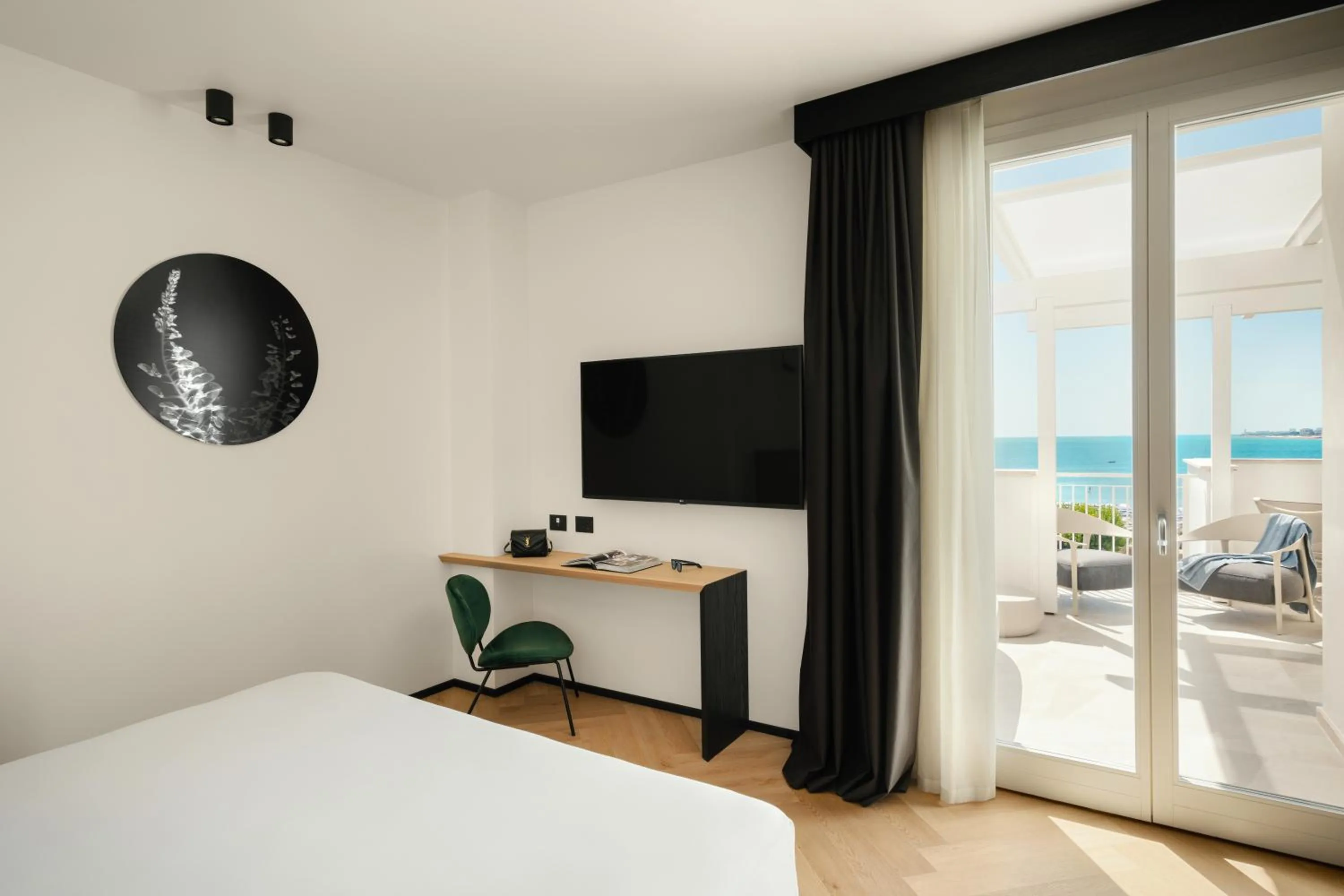 TV and multimedia, Bed in View Place & Spa