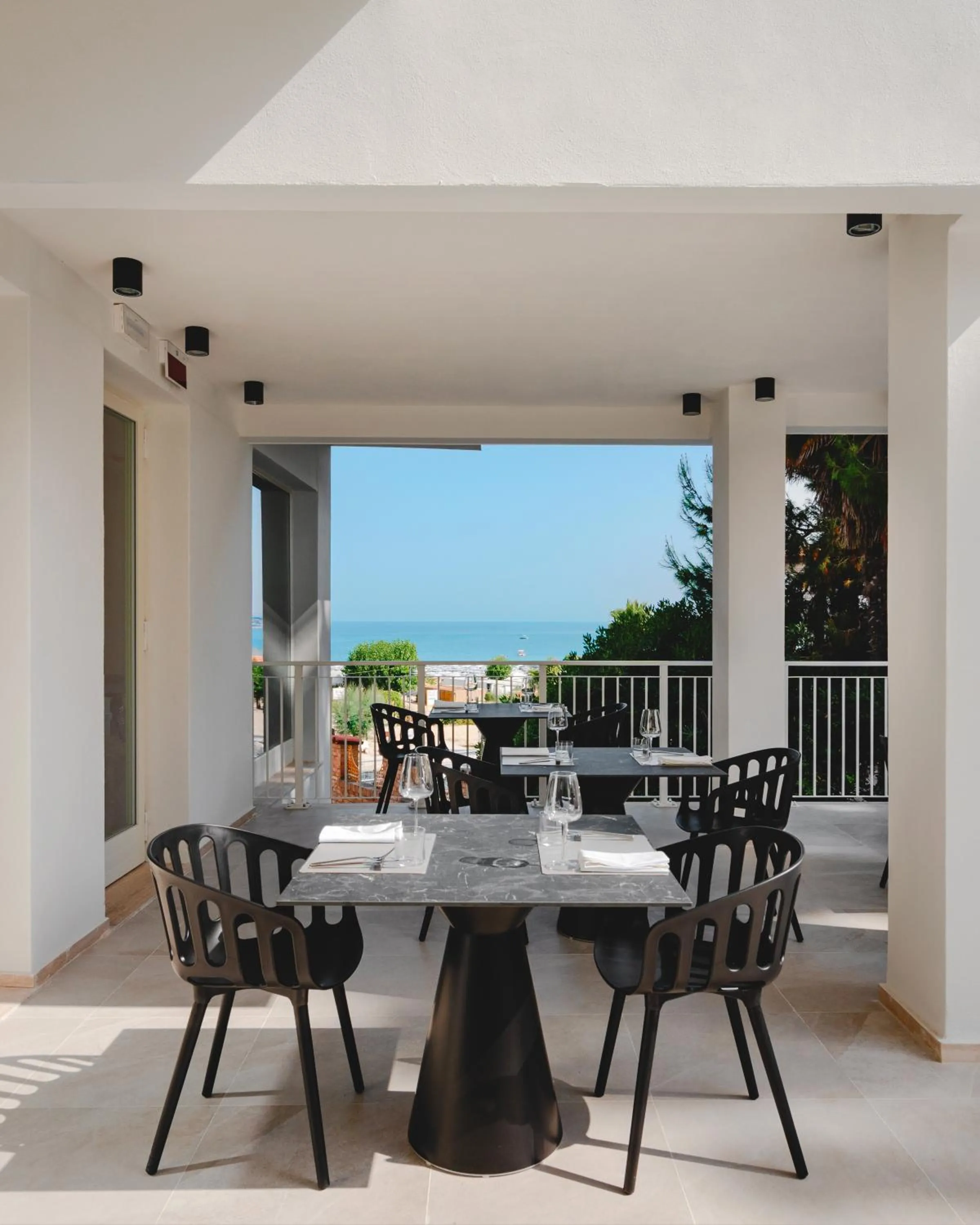 Restaurant/places to eat in View Place & Spa