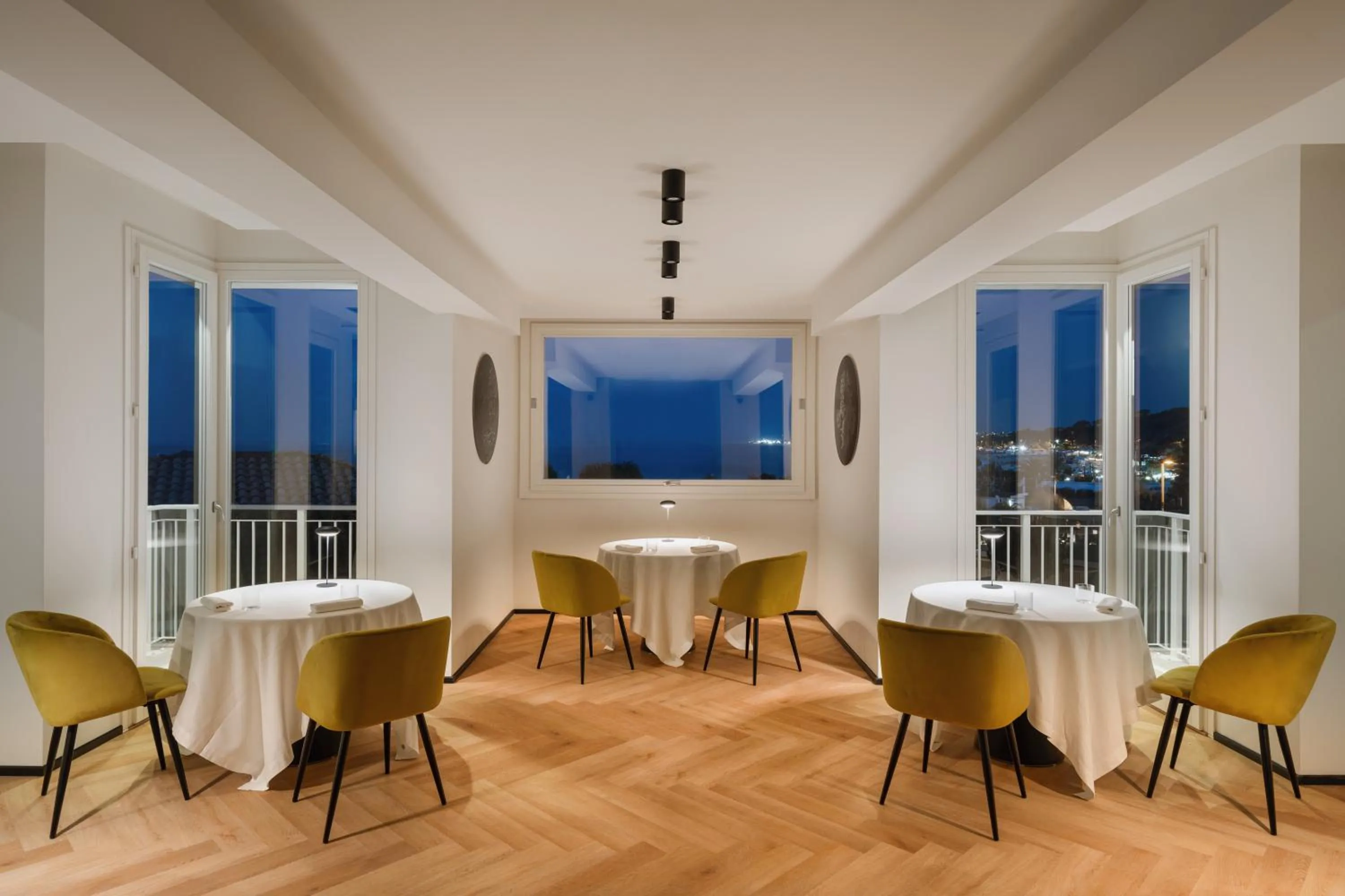 Restaurant/places to eat in View Place & Spa