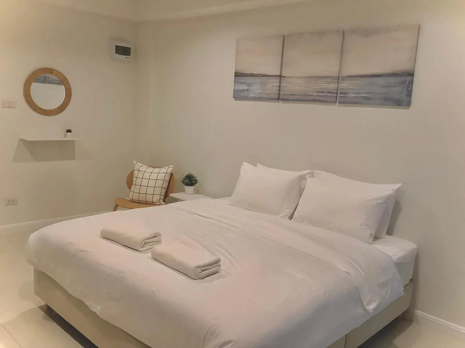 Photo of the whole room, Bed in IKKYU2 Angthong อิคคิว2