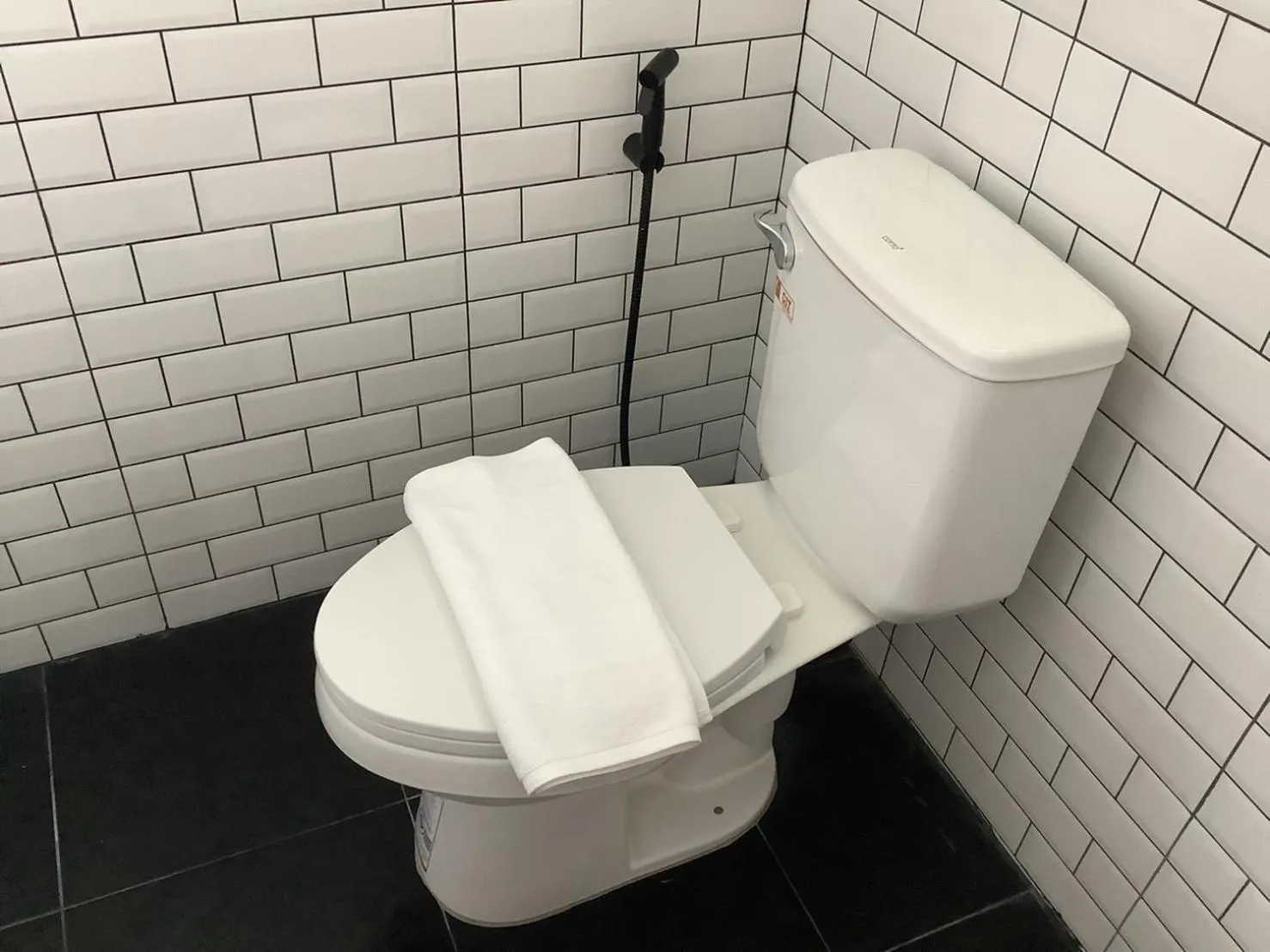 Bathroom in IKKYU2 Angthong อิคคิว2