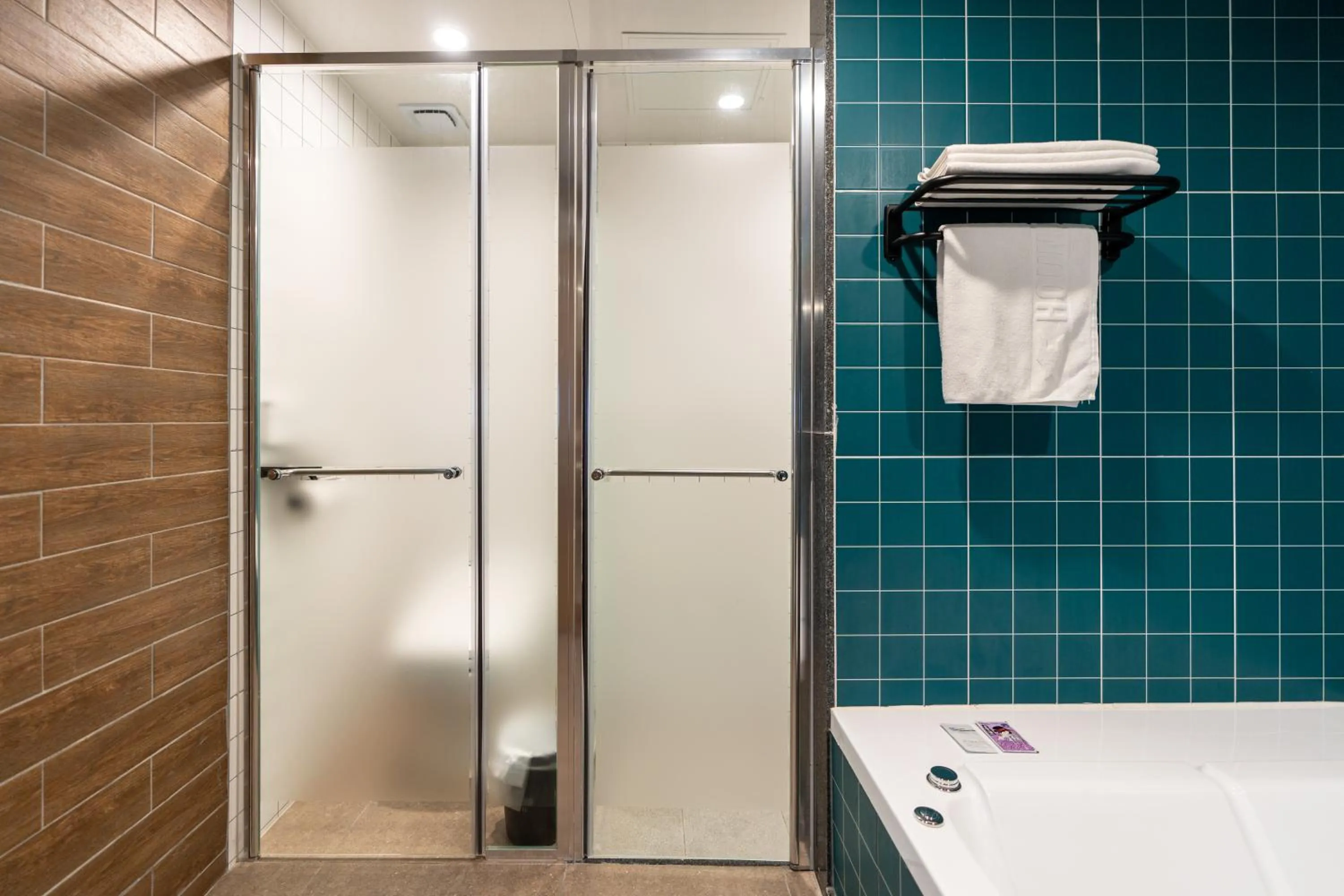 Shower in Jecheon Hound Hotel