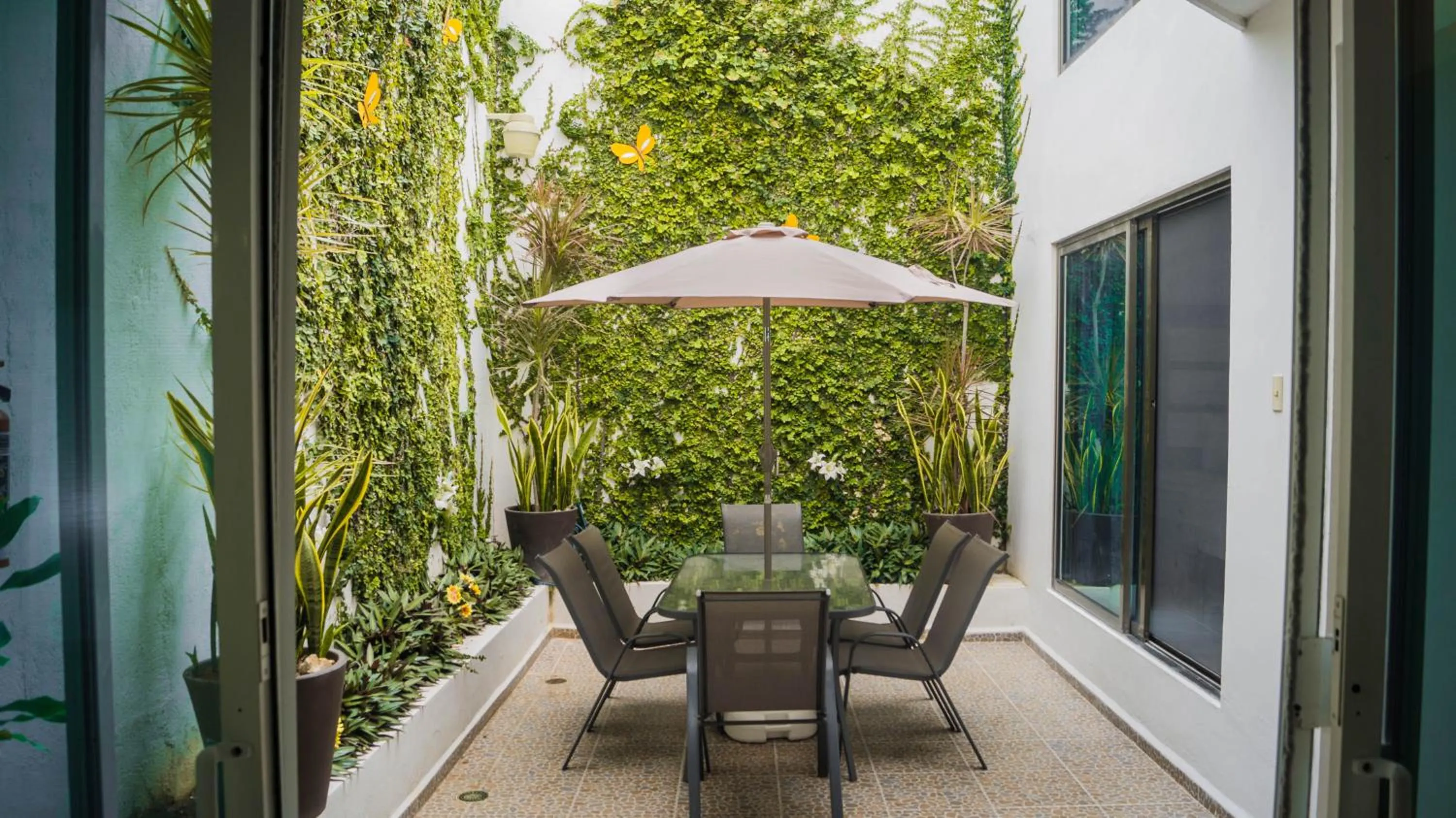 Balcony/Terrace in Hotel CEO Group