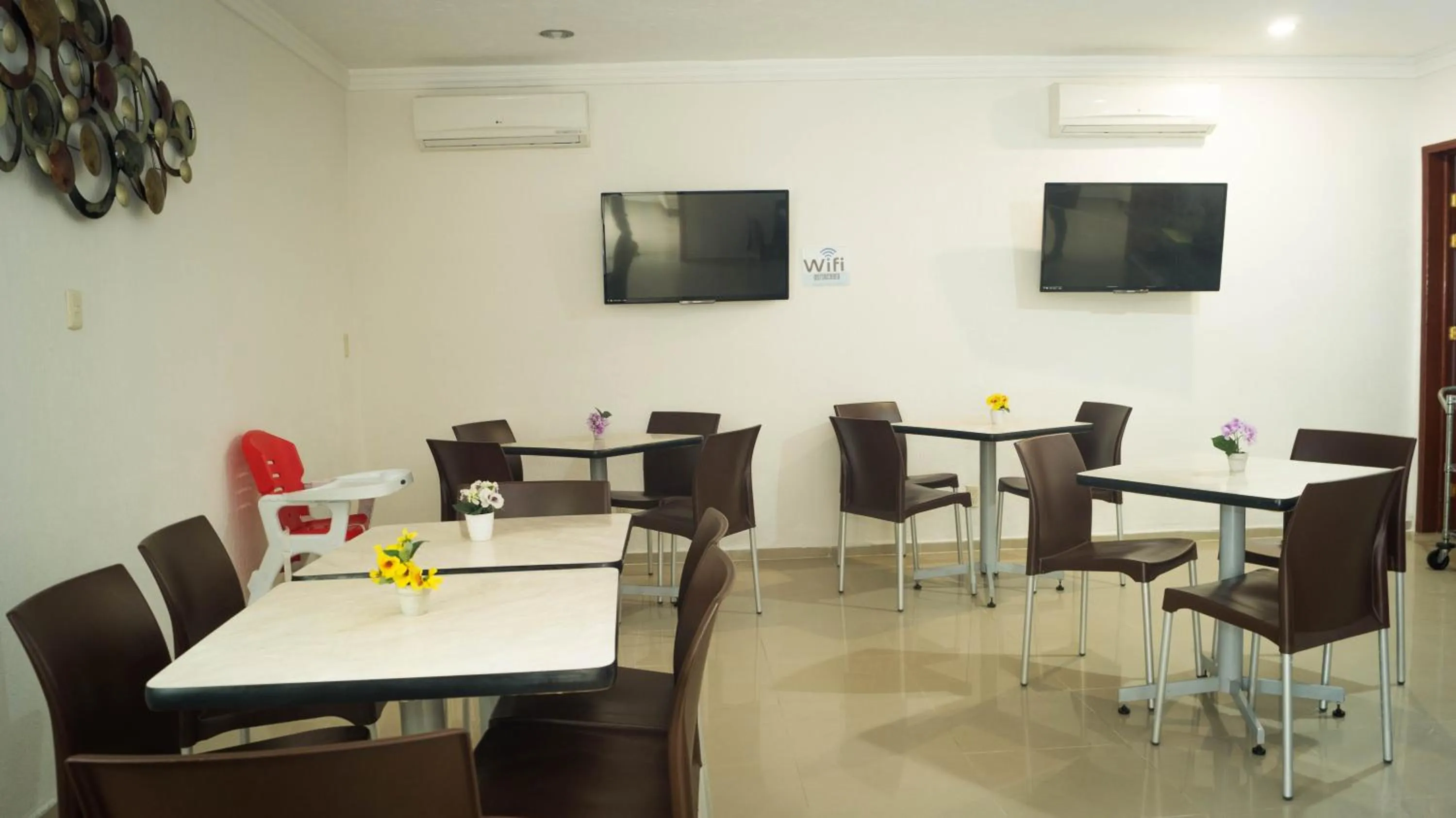 Dining area in Hotel CEO Group