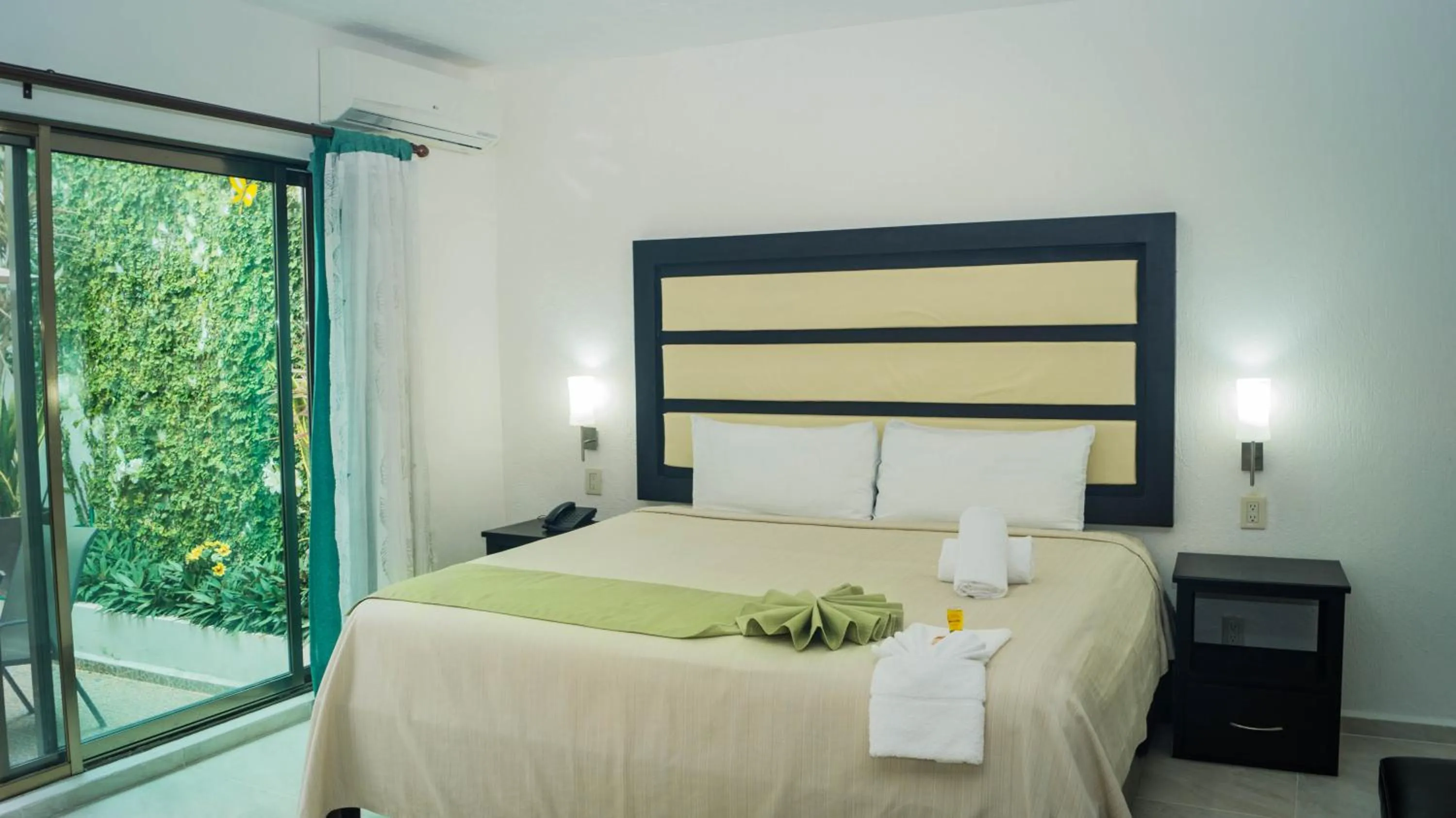 Bed in Hotel CEO Group