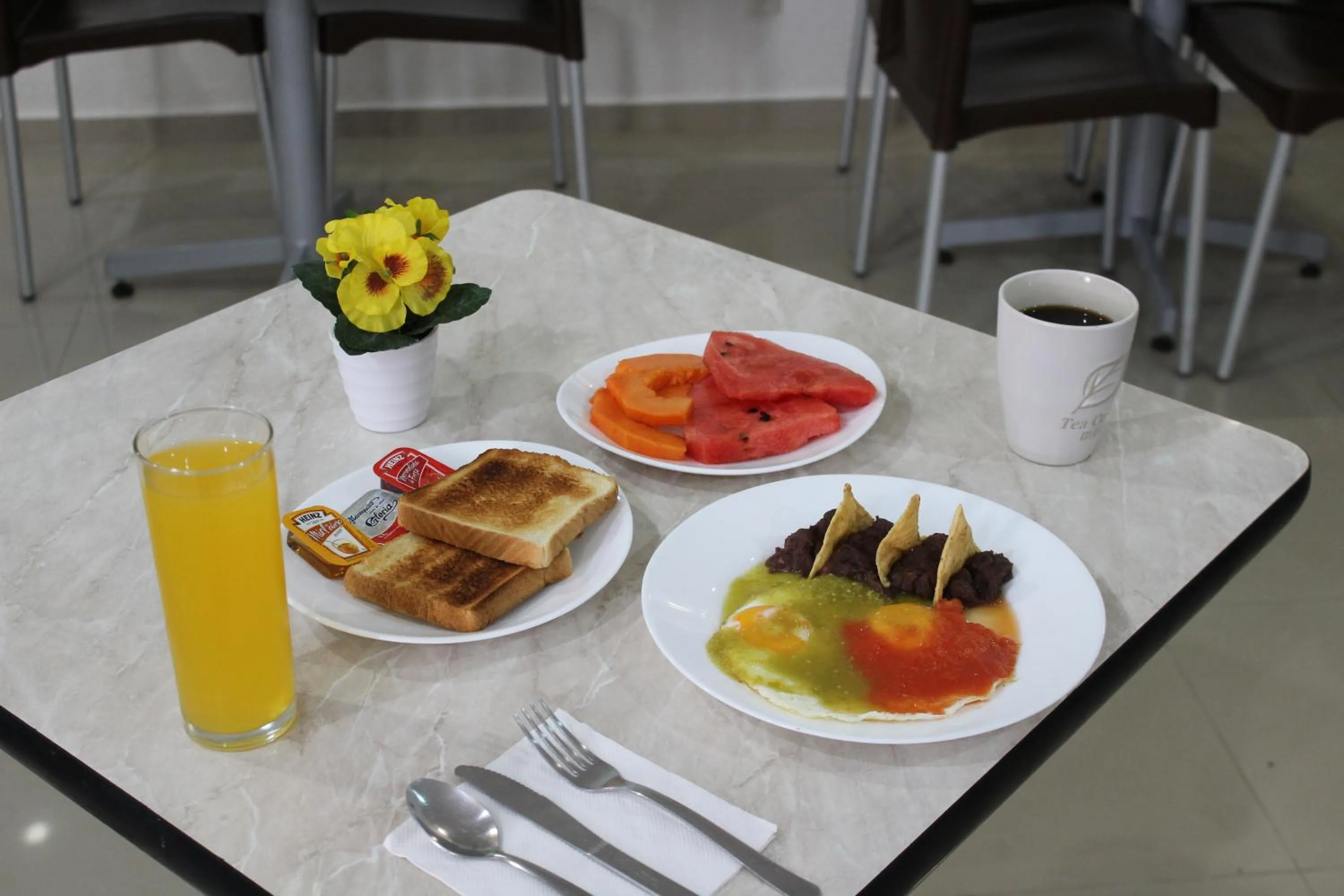 Food and drinks in Hotel Malecón
