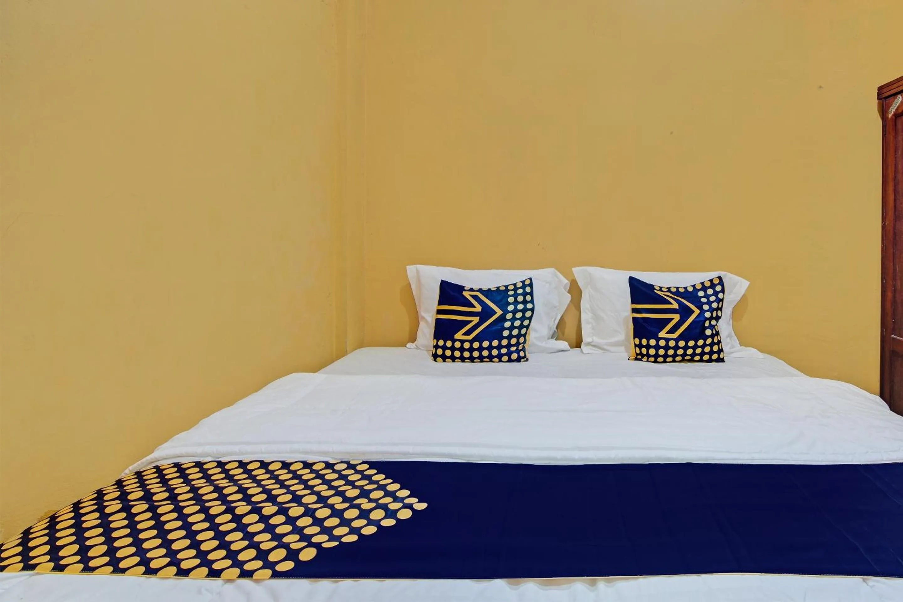 Bedroom, Bed in Hotel O Penginapan Syafira Near Perumahan Mustamindo Permai 1