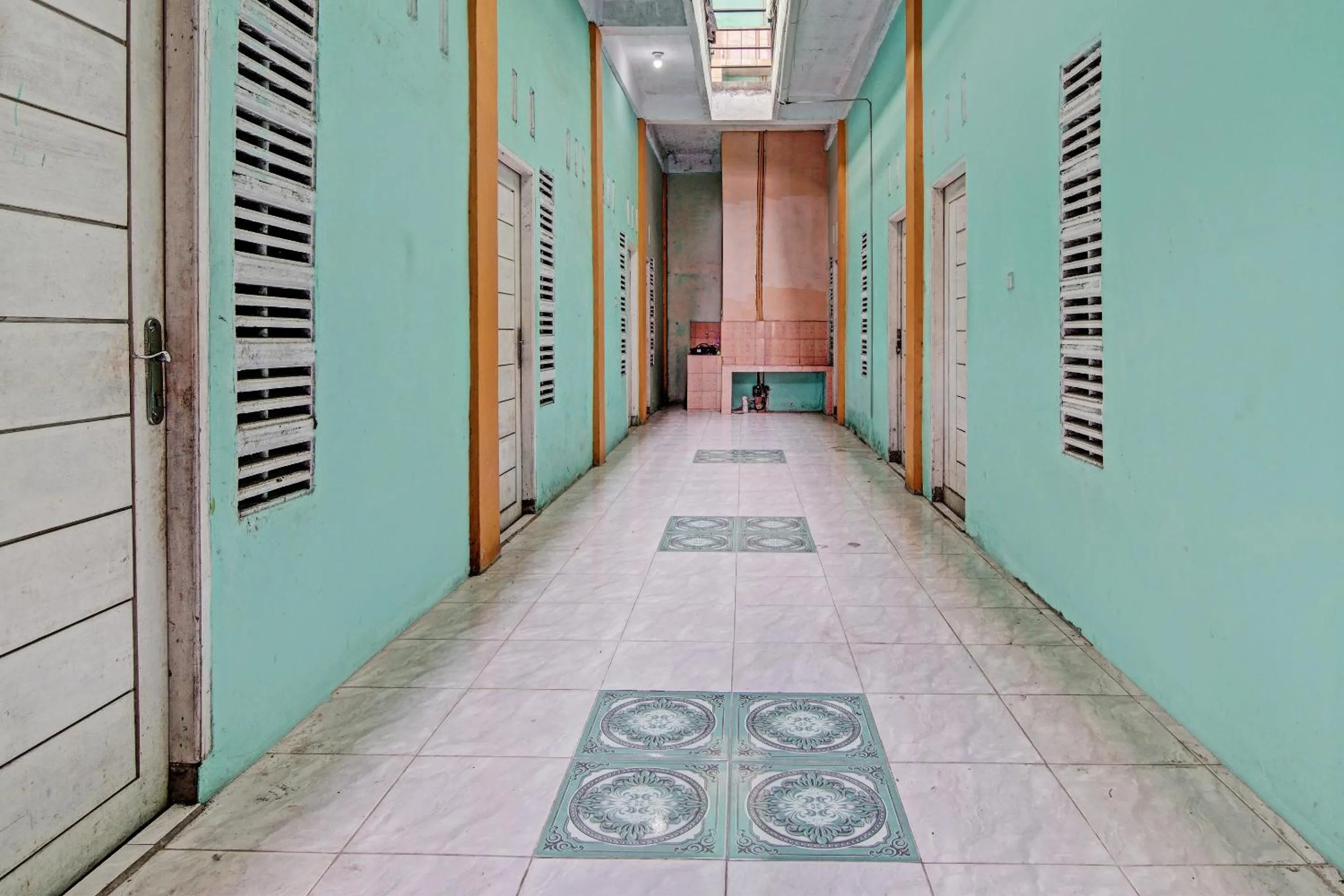 Lobby or reception in Hotel O Penginapan Syafira Near Perumahan Mustamindo Permai 1