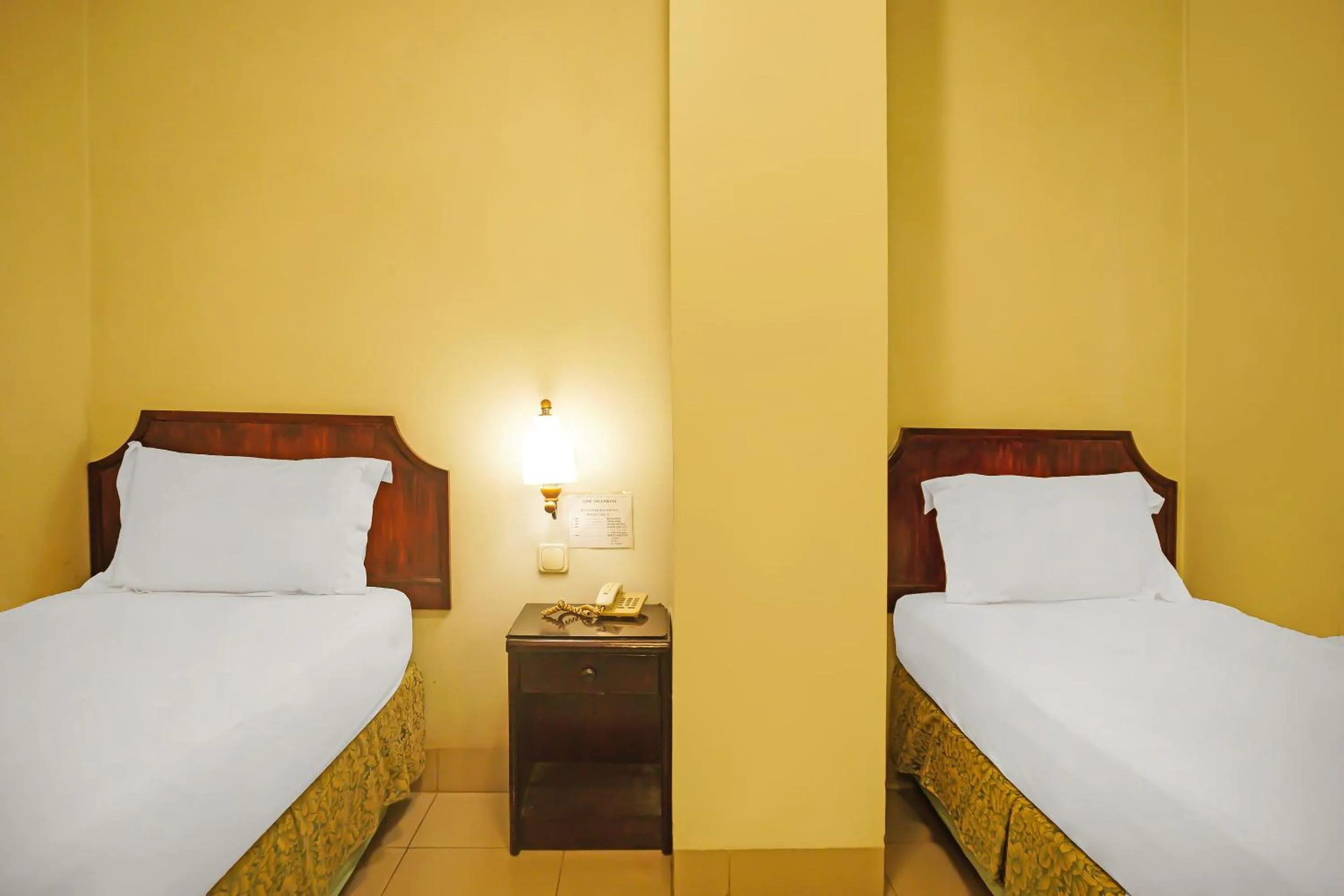 Bedroom, Bed in Collection O 92690 Hotel Limas