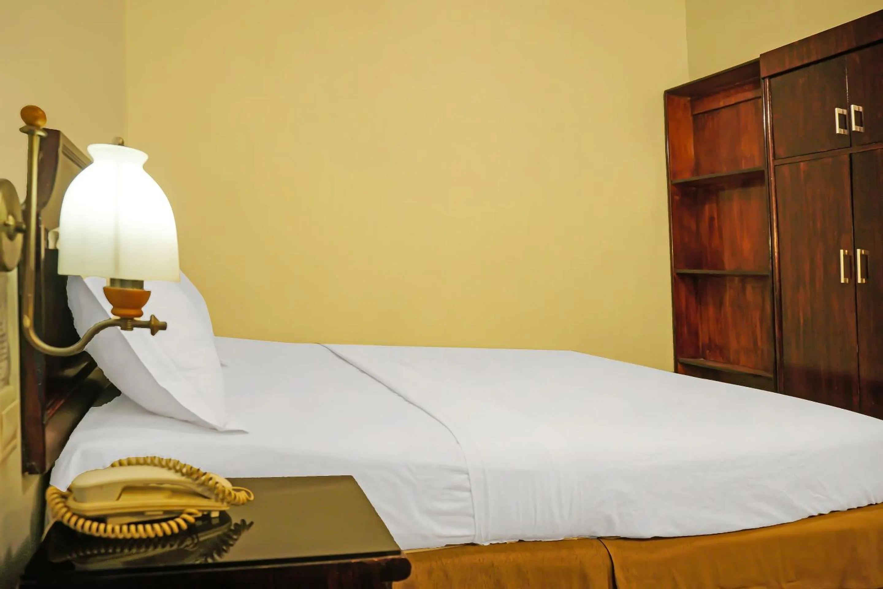 Bedroom, Bed in Collection O 92690 Hotel Limas