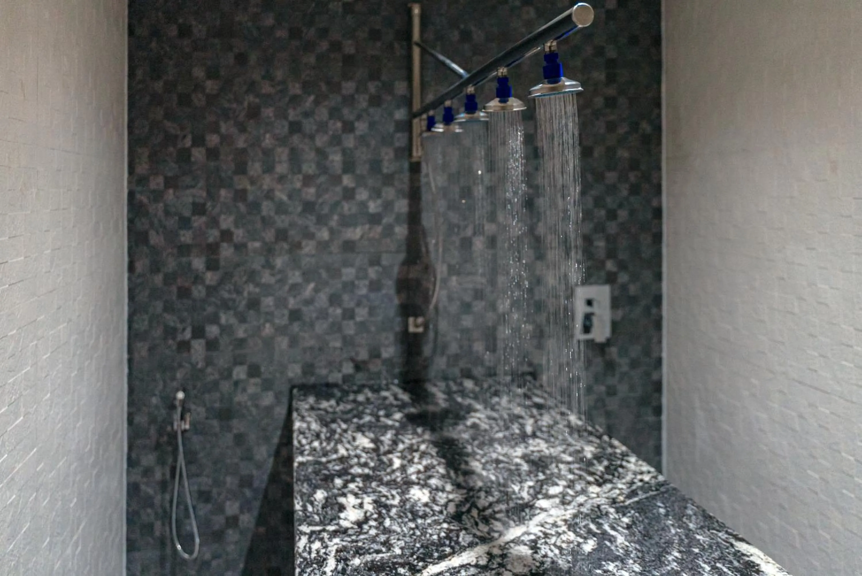 Shower in AD HOTEL HYDRA
