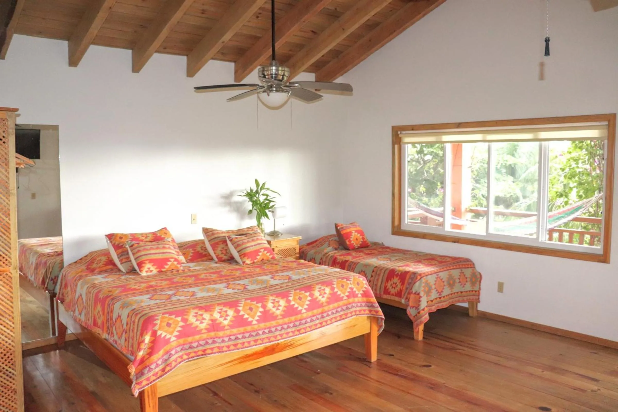 Bed in Hotel Posada Seremein ,West Bay ,Roatan