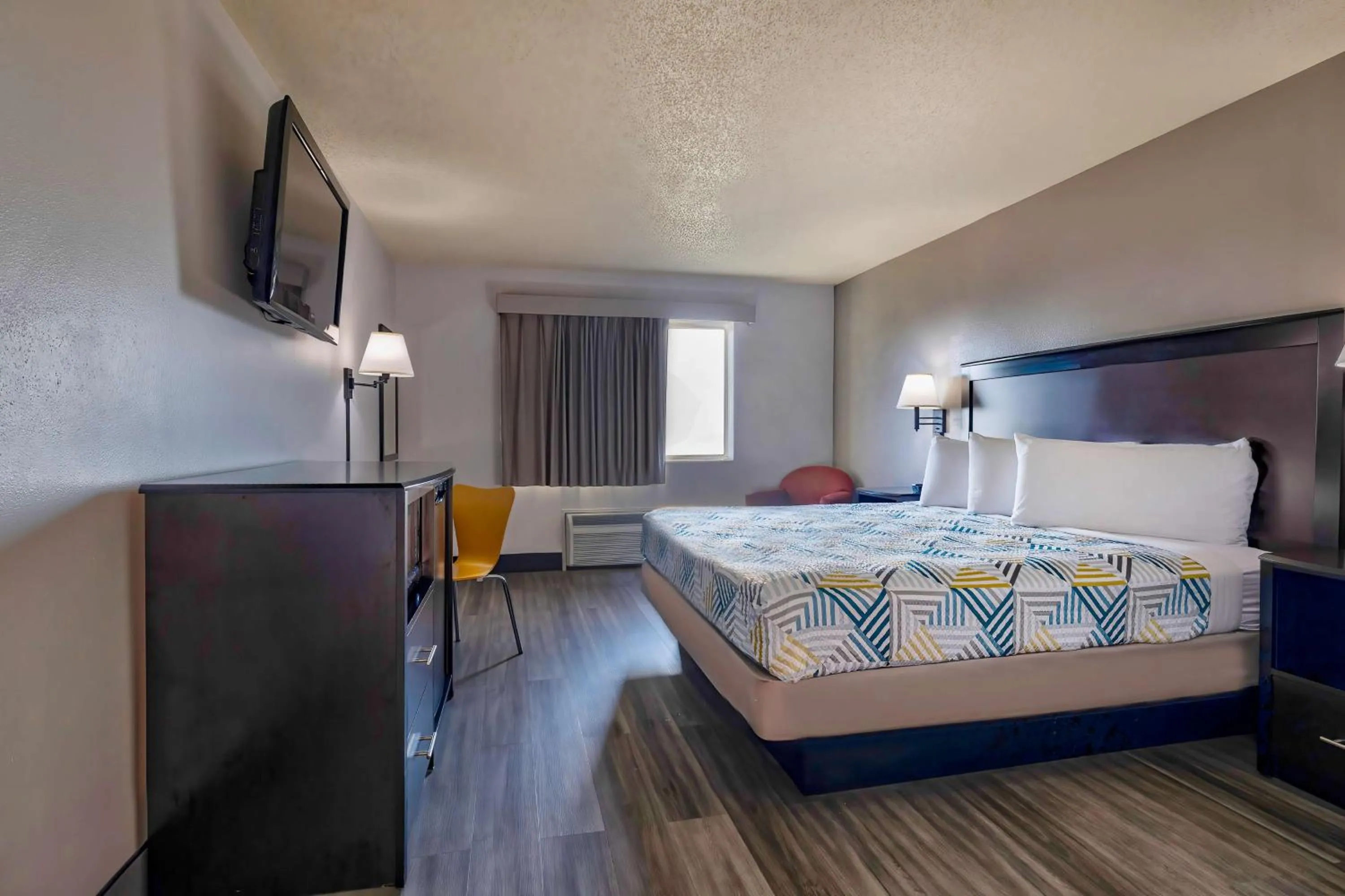 Bedroom, Bed in Motel 6 Stuart, IA