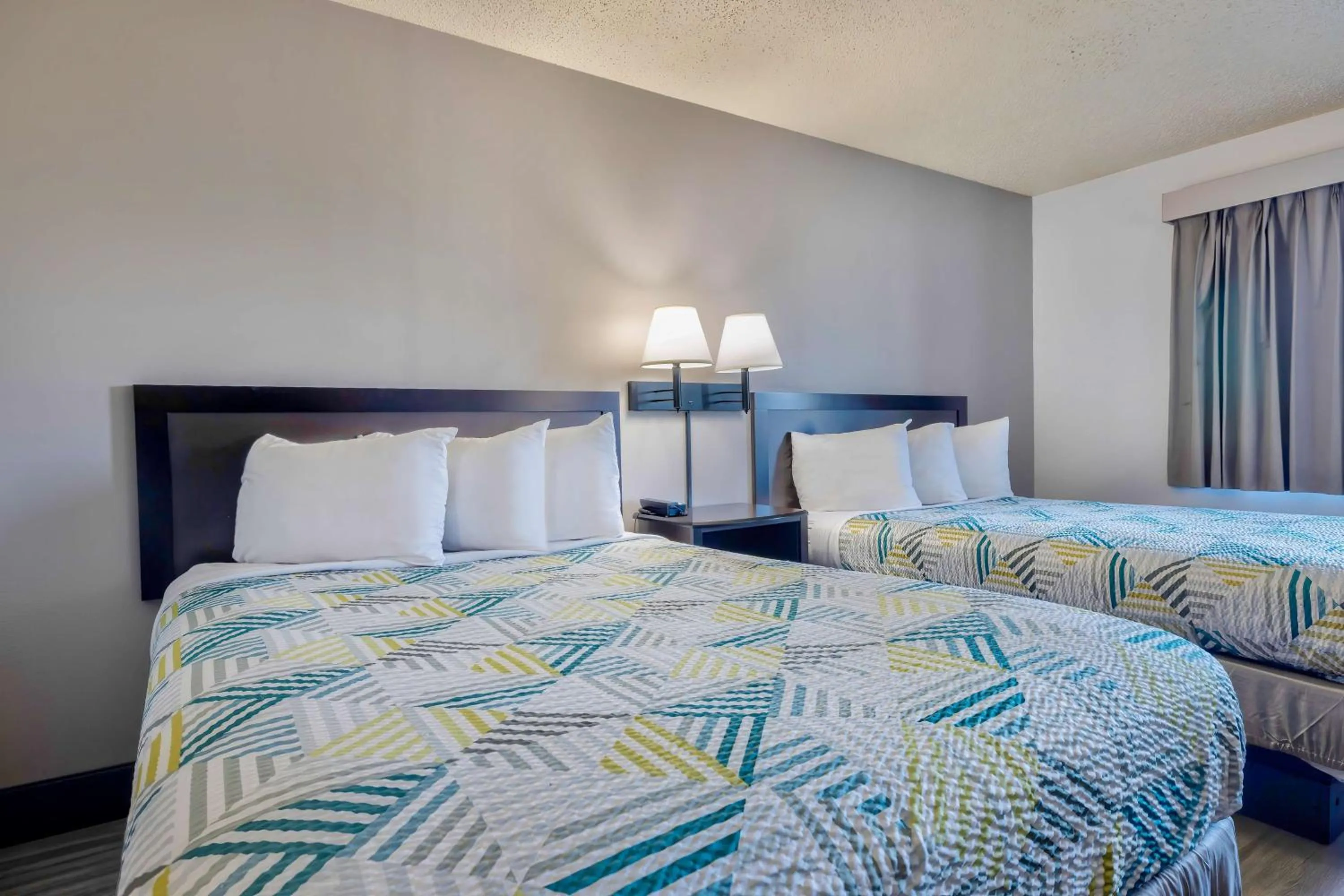 Bedroom, Bed in Motel 6 Stuart, IA