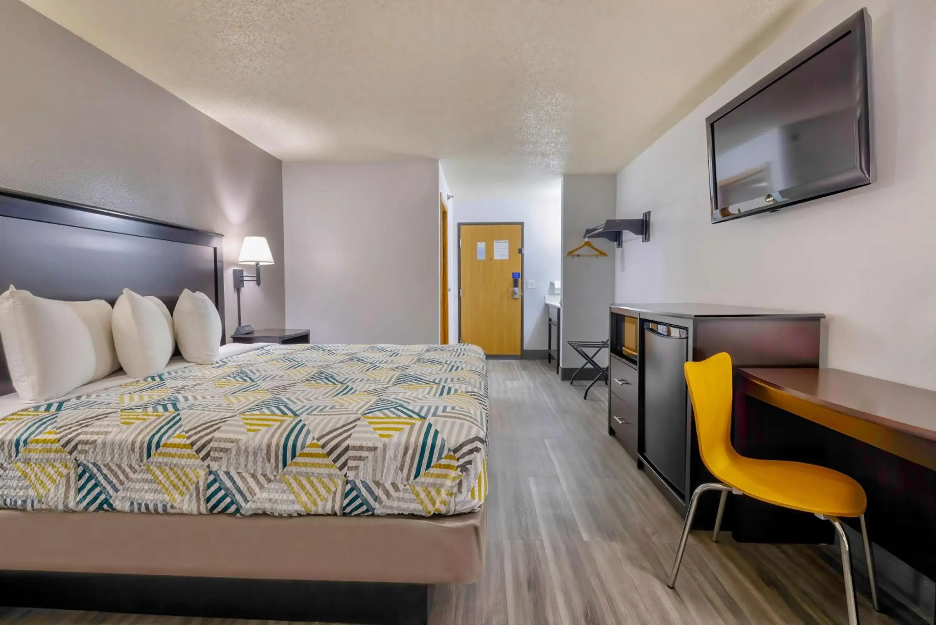 Deluxe Double Room - Non-Smoking in Motel 6 Stuart, IA Deluxe Double Room - Non-Smoking in Motel 6 Stuart, IA