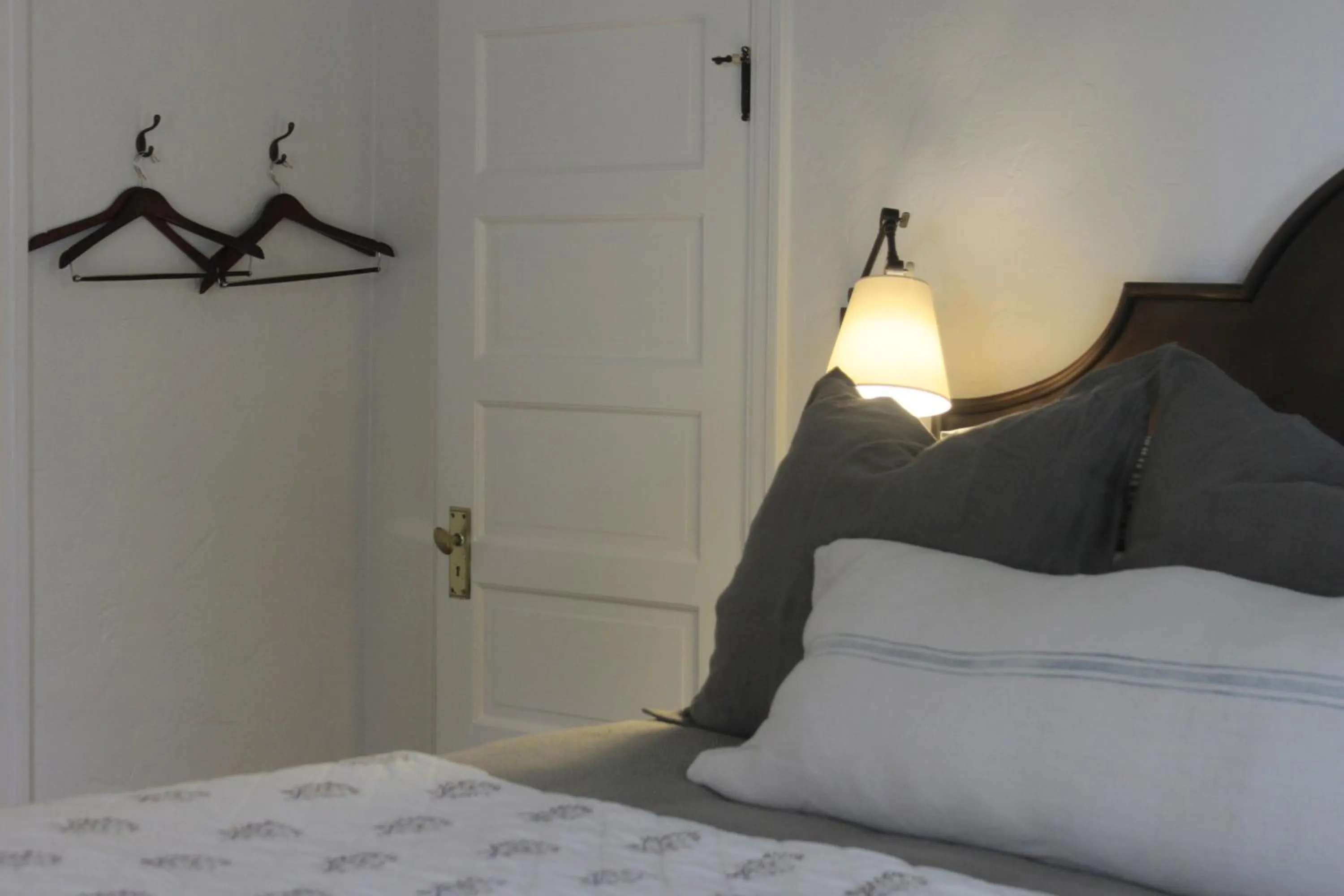 Bed in An Inn to Remember