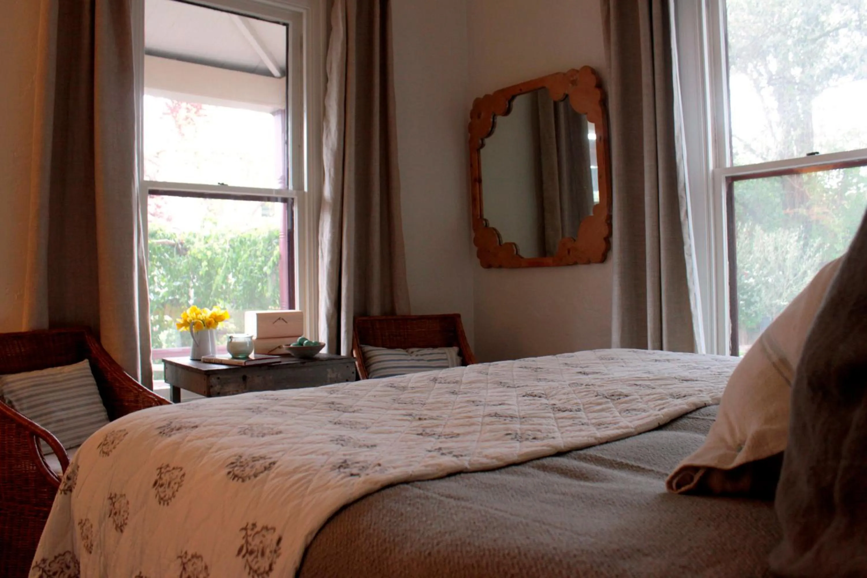 Bed in An Inn to Remember