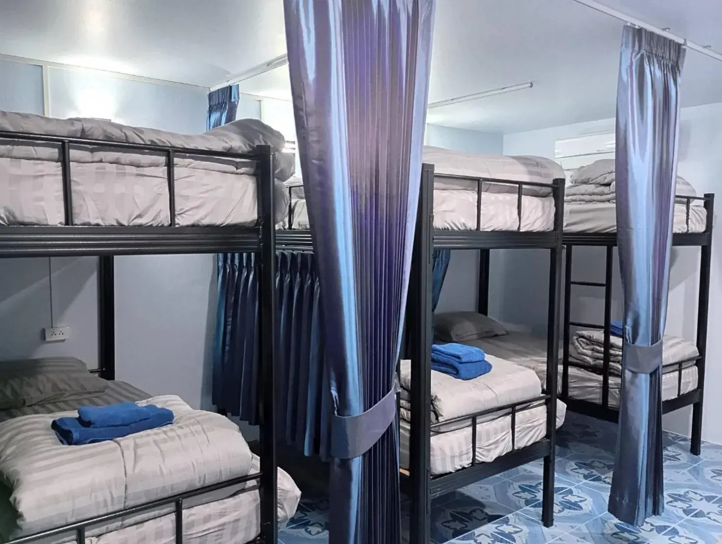 Bunk Bed in Mixed Dormitory Room in SK Hometel Samui Airport Bunk Bed in Mixed Dormitory Room in SK Hometel Samui Airport