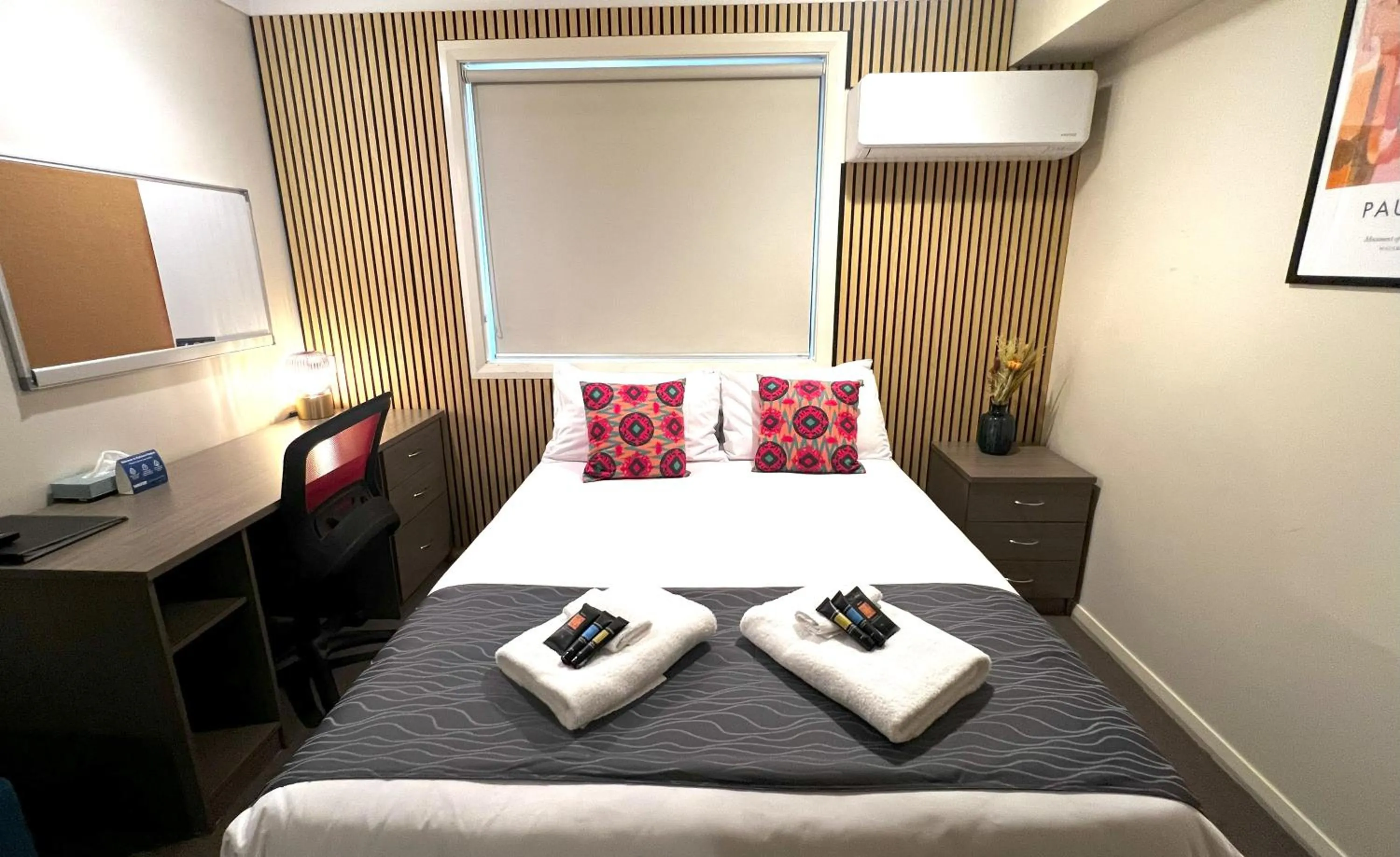 Bed in Comfort Inn Serenity Bathurst