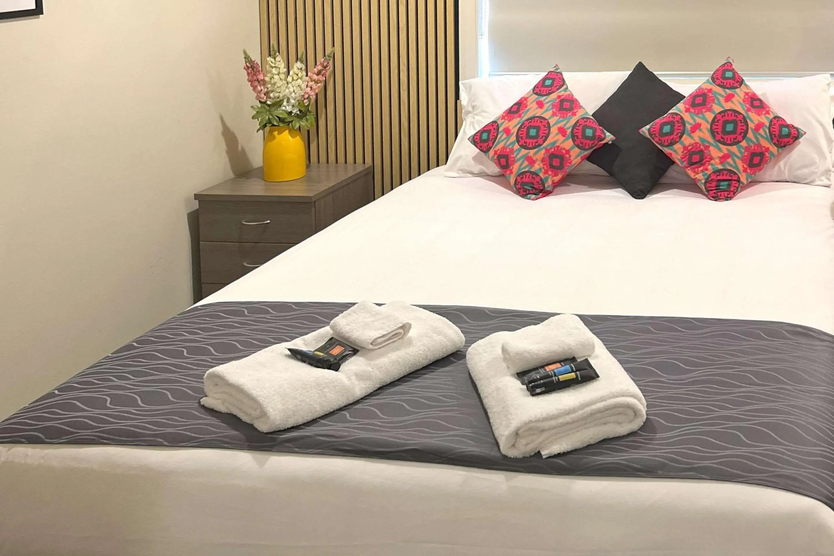 Bedroom, Bed in Comfort Inn Serenity Bathurst