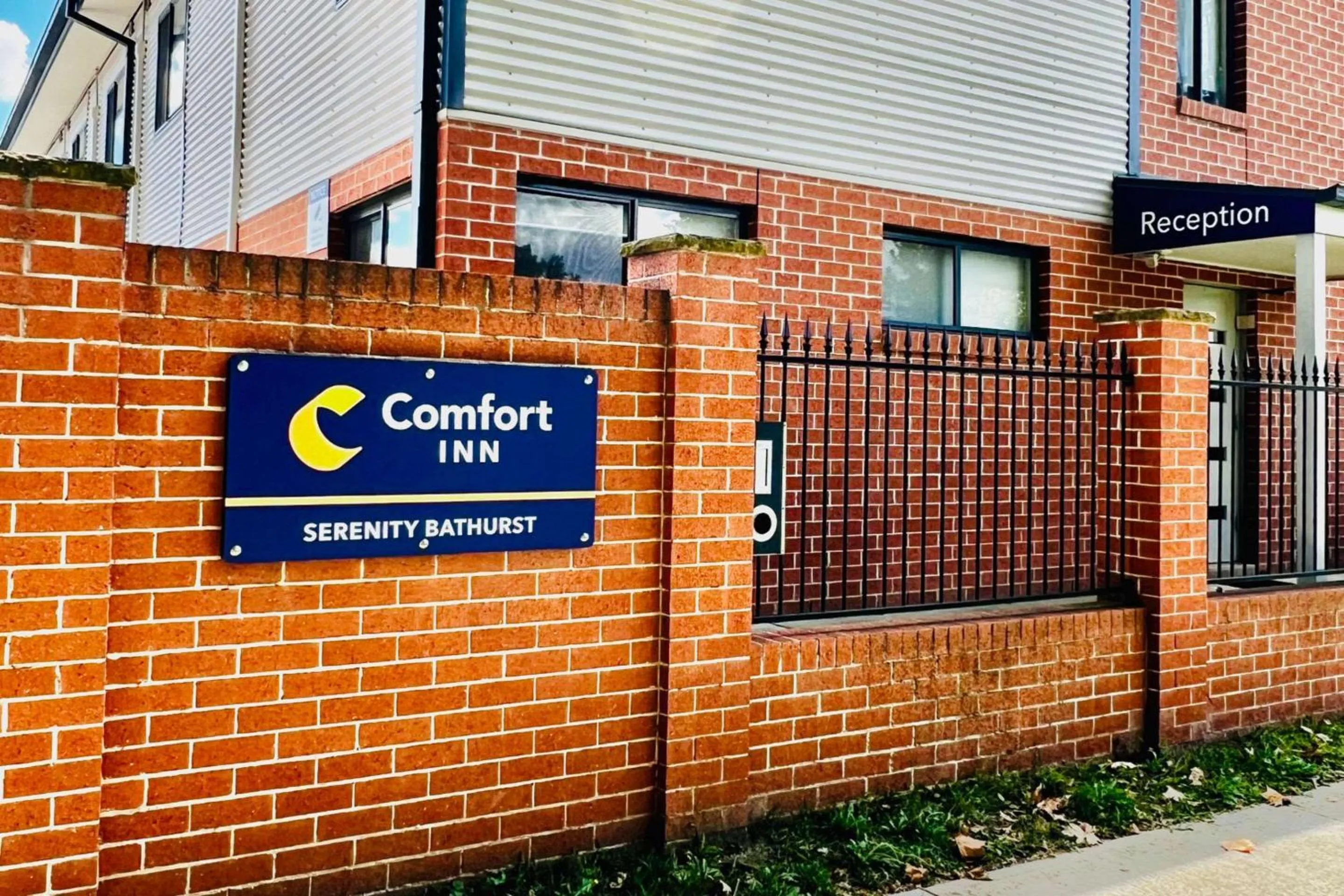 Property building in Comfort Inn Serenity Bathurst