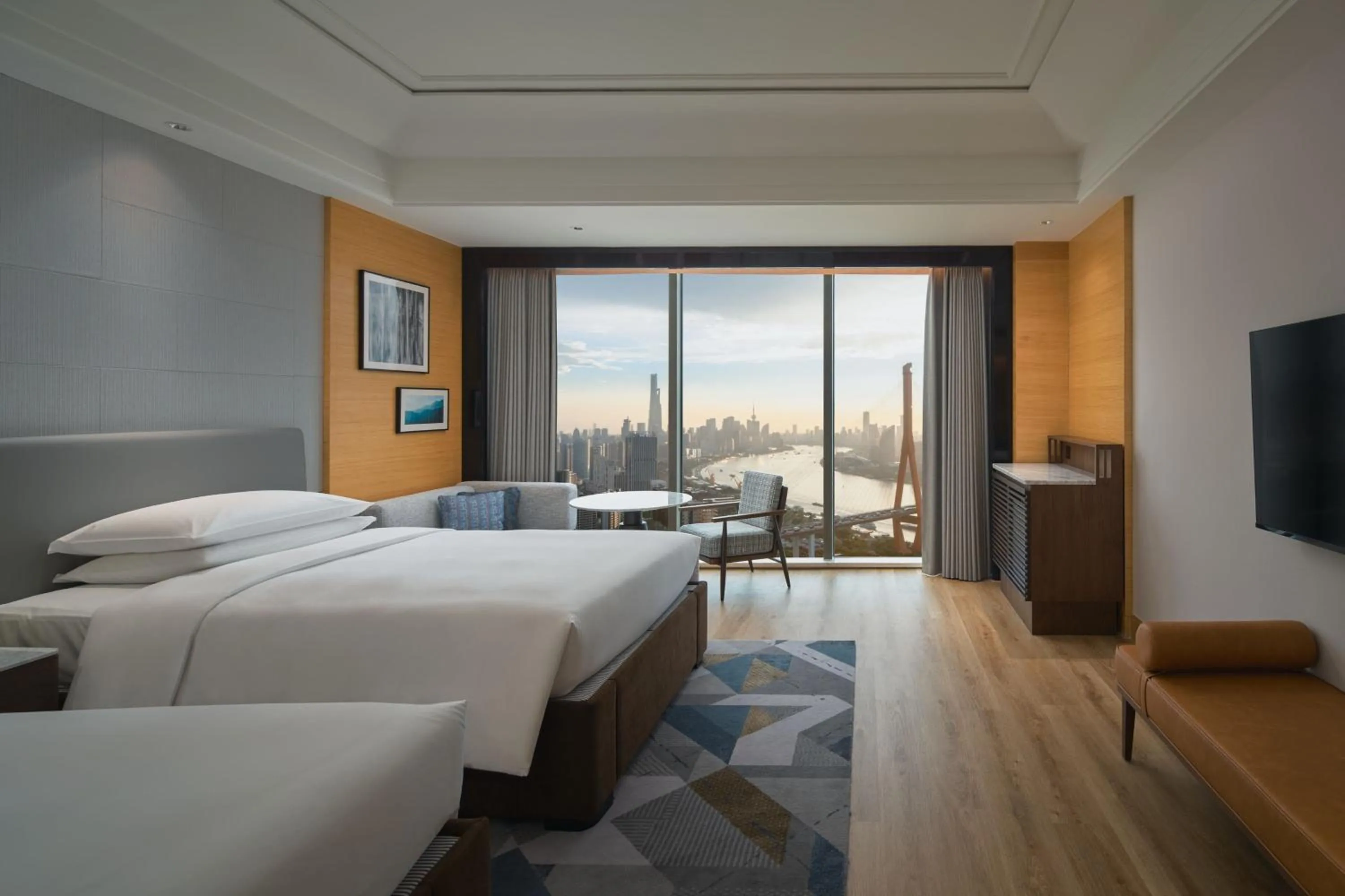 Photo of the whole room, Bed in Sheraton Shanghai Pudong Riverside