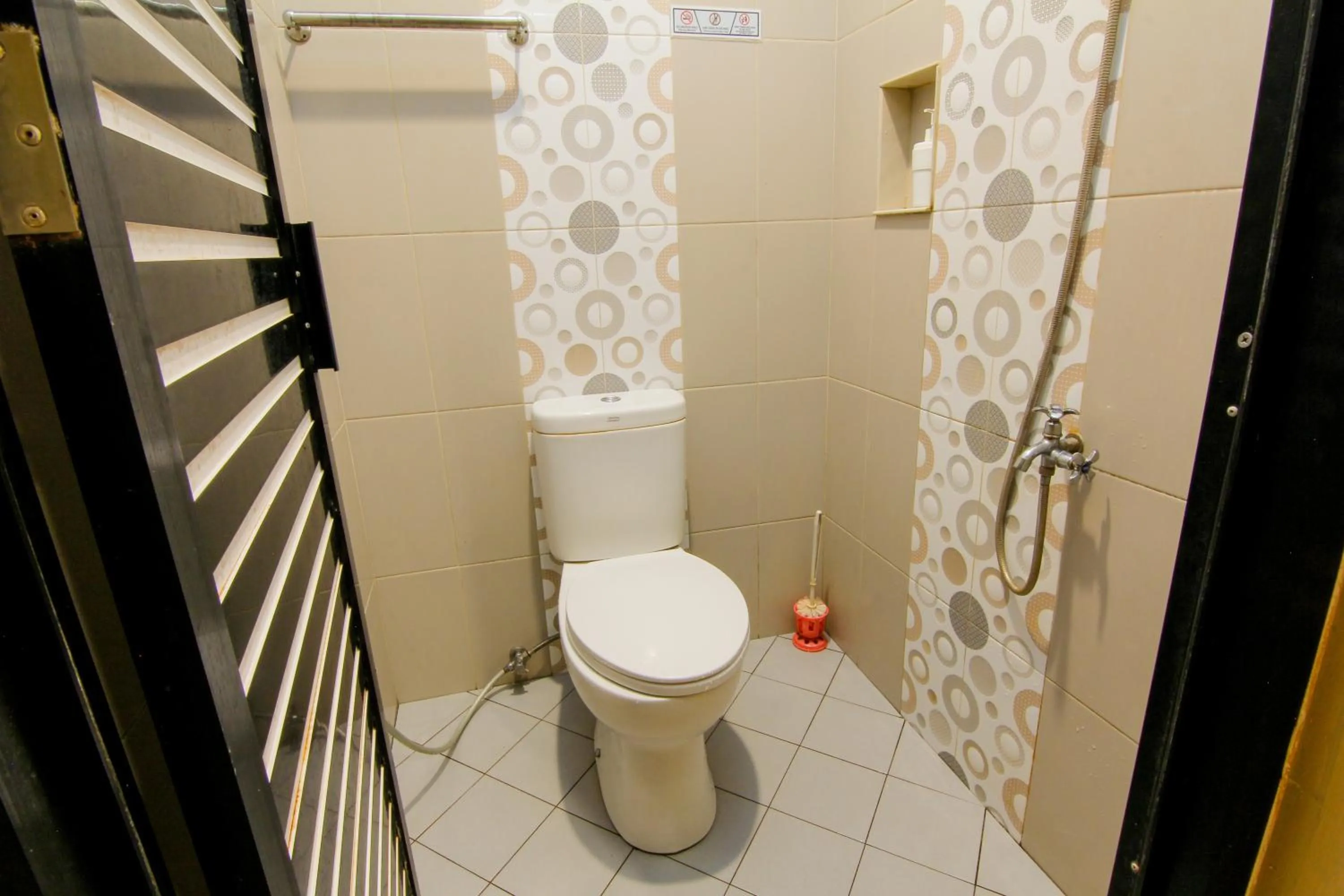 Toilet in Yani Homestay