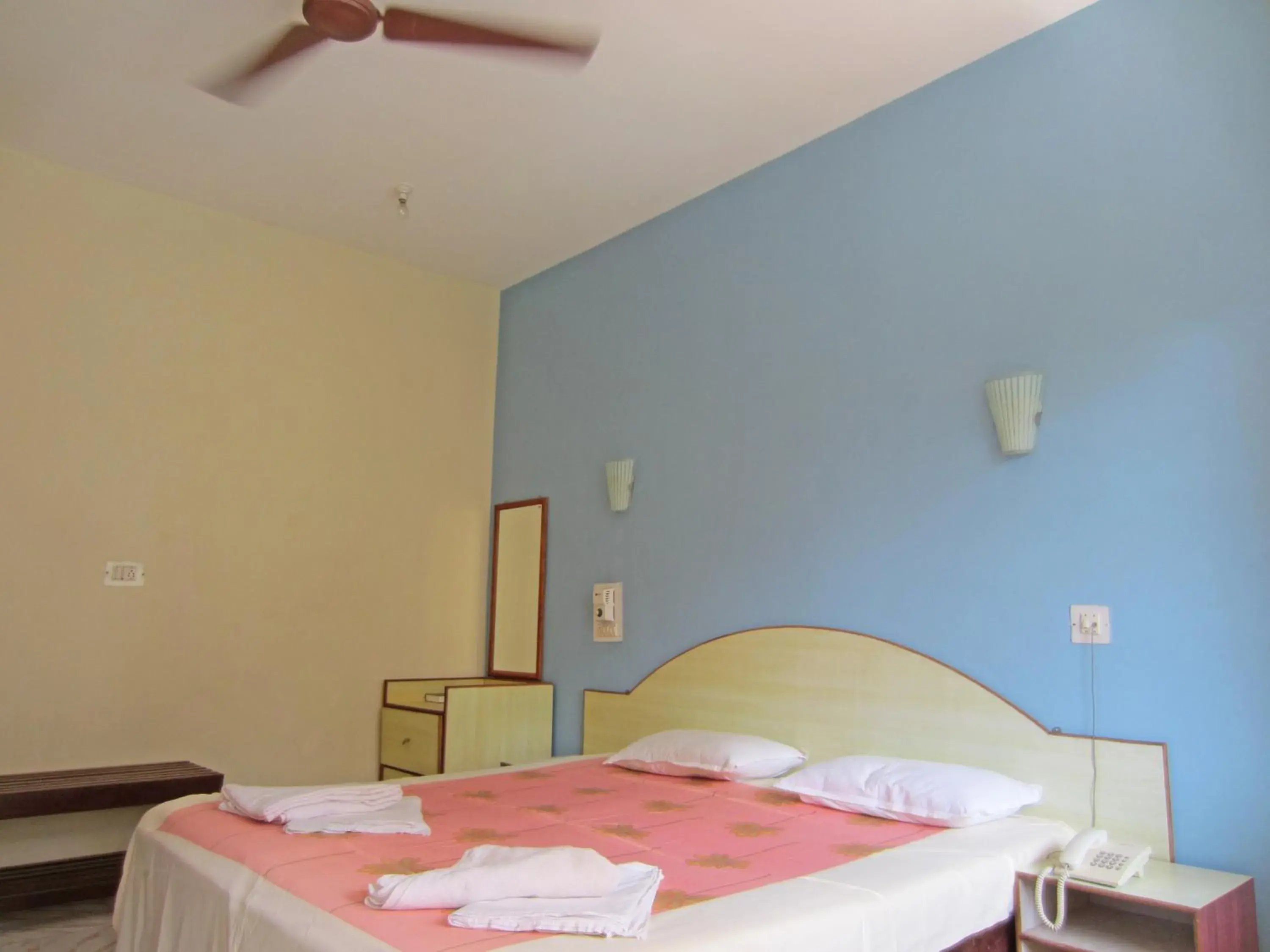 Standard Double Room in Riverside Regency Resort Standard Double Room in Riverside Regency Resort