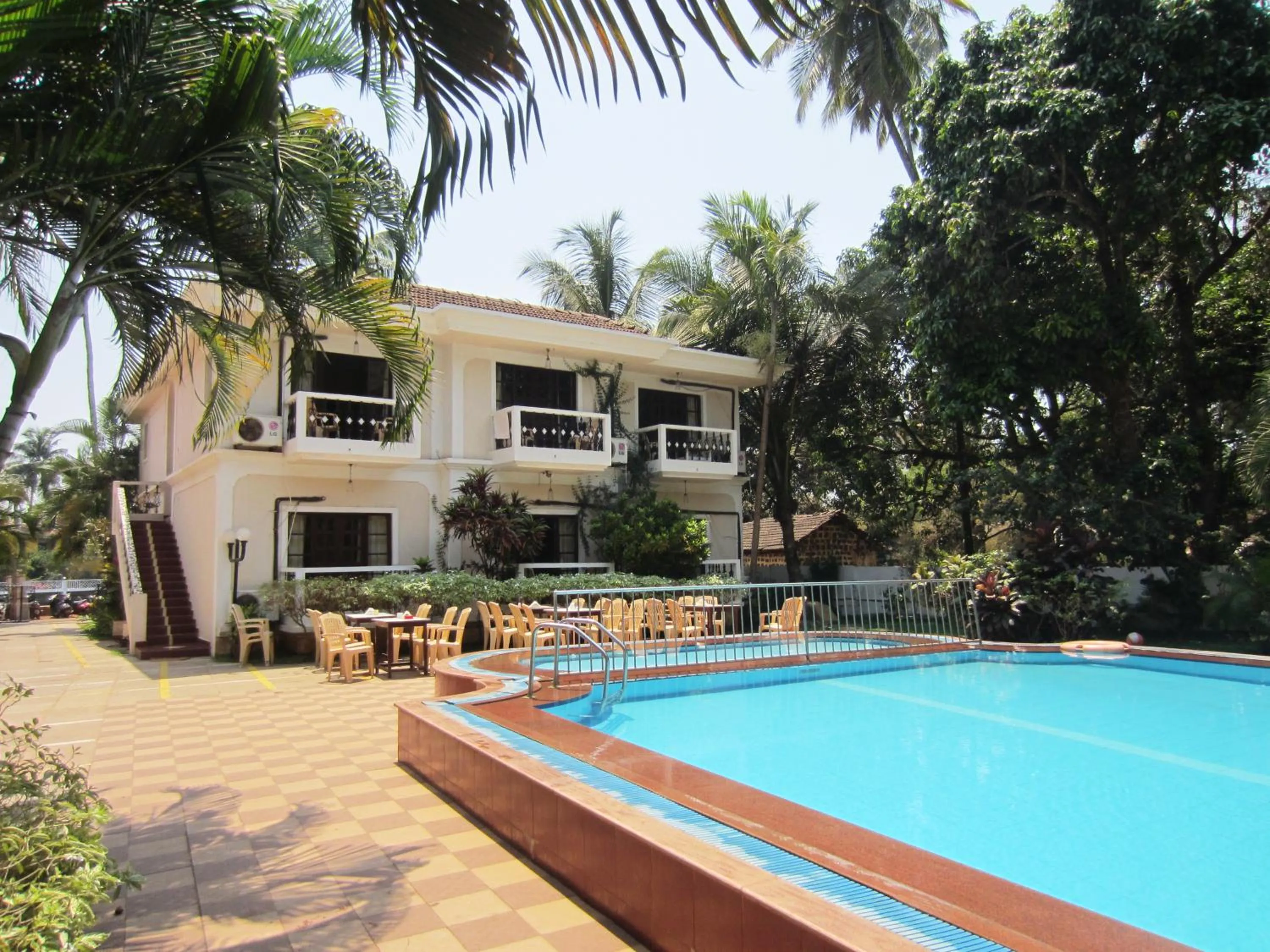Swimming pool in Riverside Regency Resort