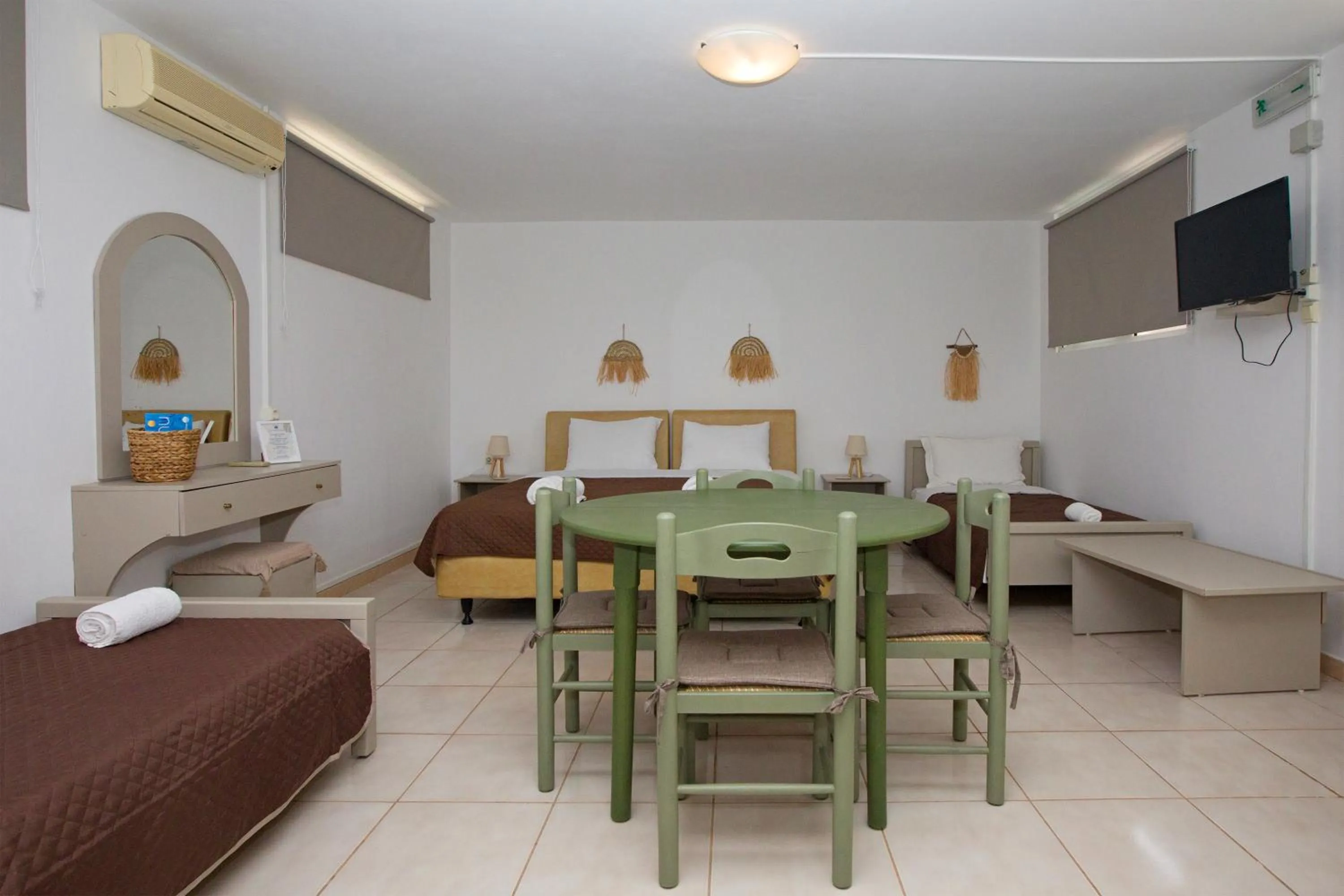 Photo of the whole room in Blue Marine Village