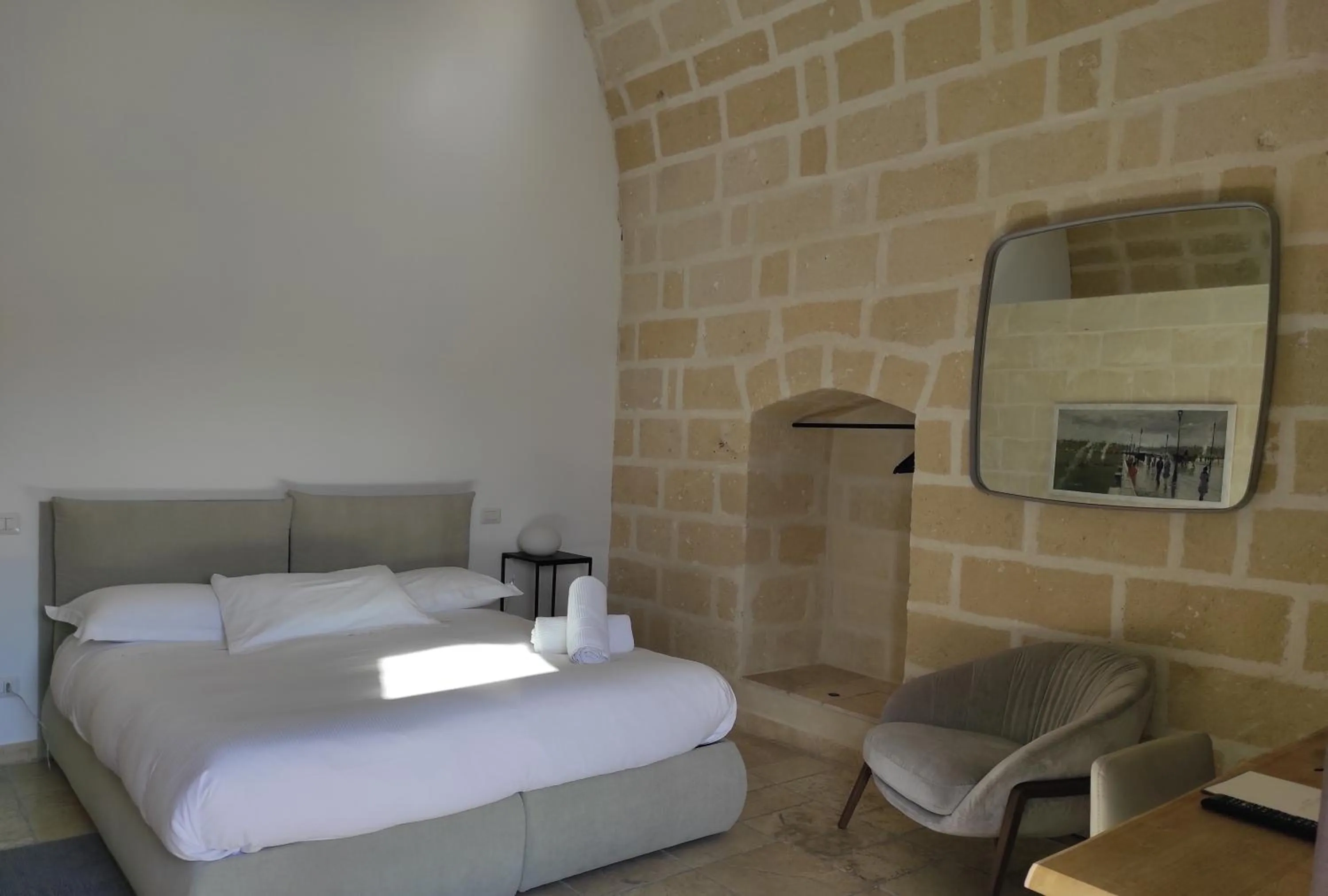 Decorative detail, Bed in Residence Masseria Santa Lucia